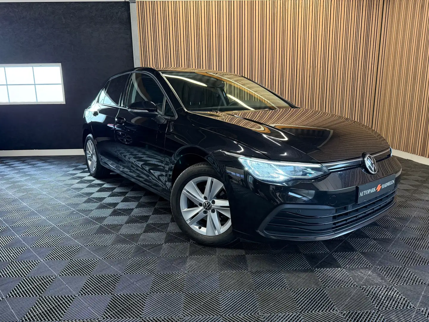 Volkswagen Golf 1.5 eTSI Style 2020 DSG LED CRUISE CARPLAY Zwart - 2