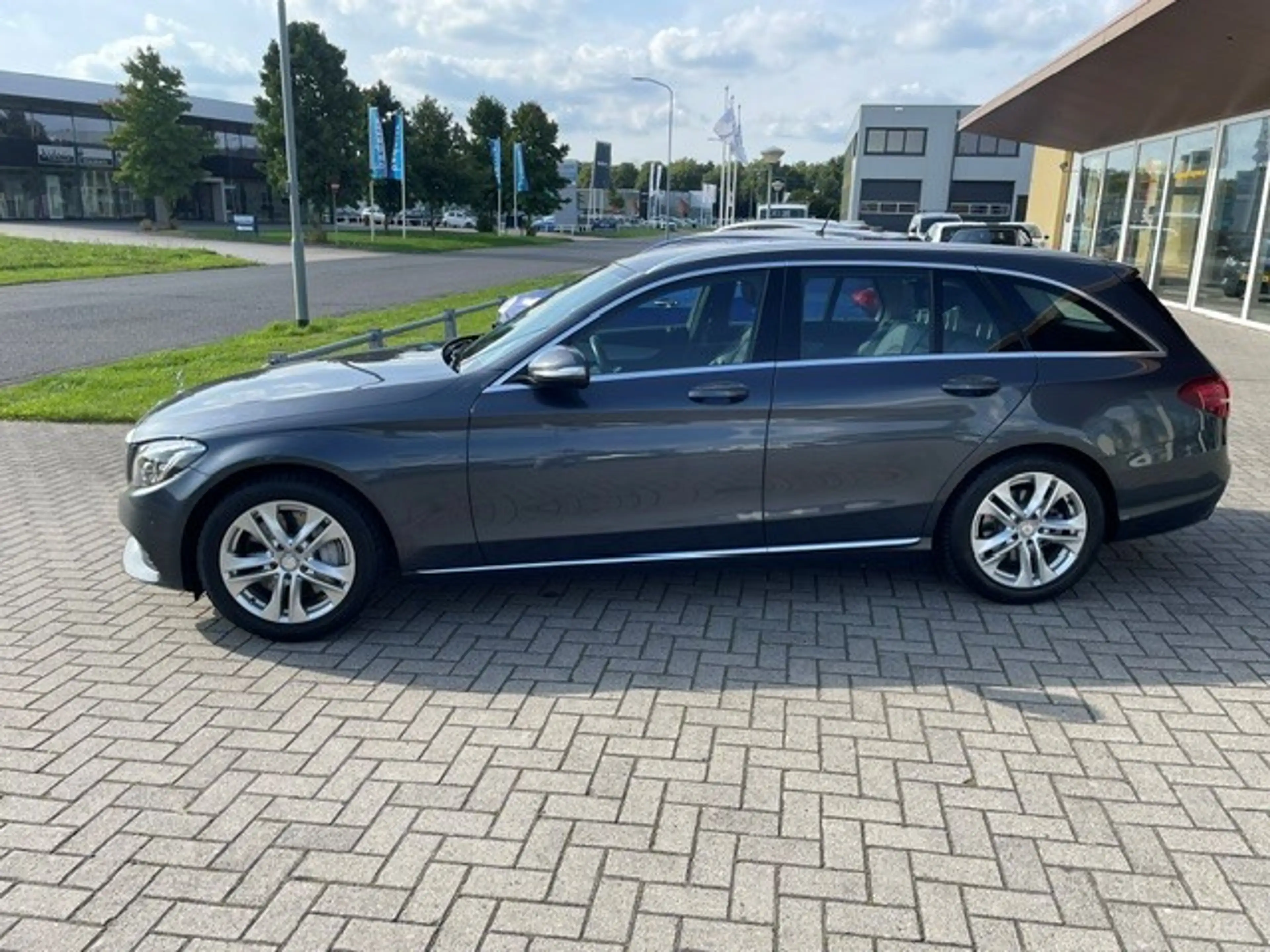 Mercedes-Benz C 350 Estate e Lease Edition — photo 2