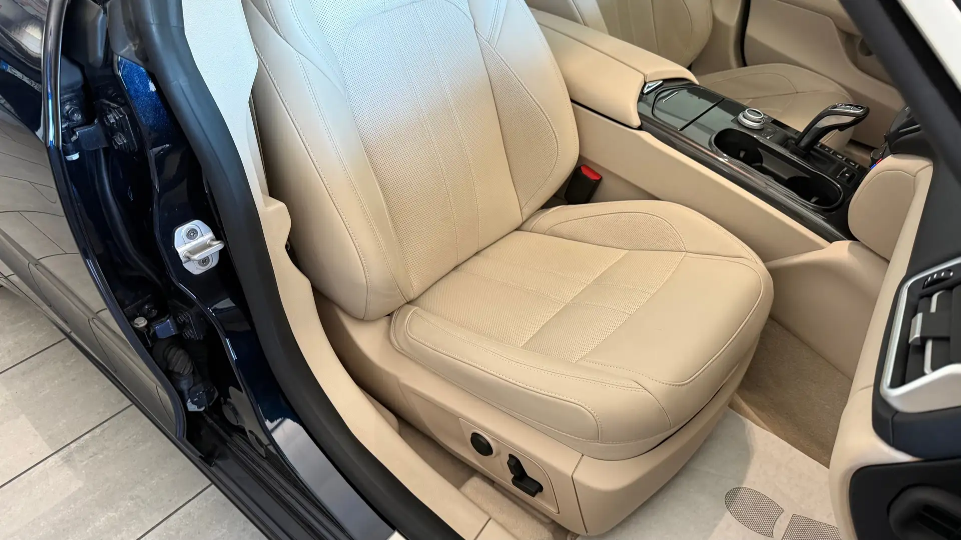 Maserati Ghibli 3.0 V6 Gransport RESTYLING TETTO SEDILIVENTILATI - 2