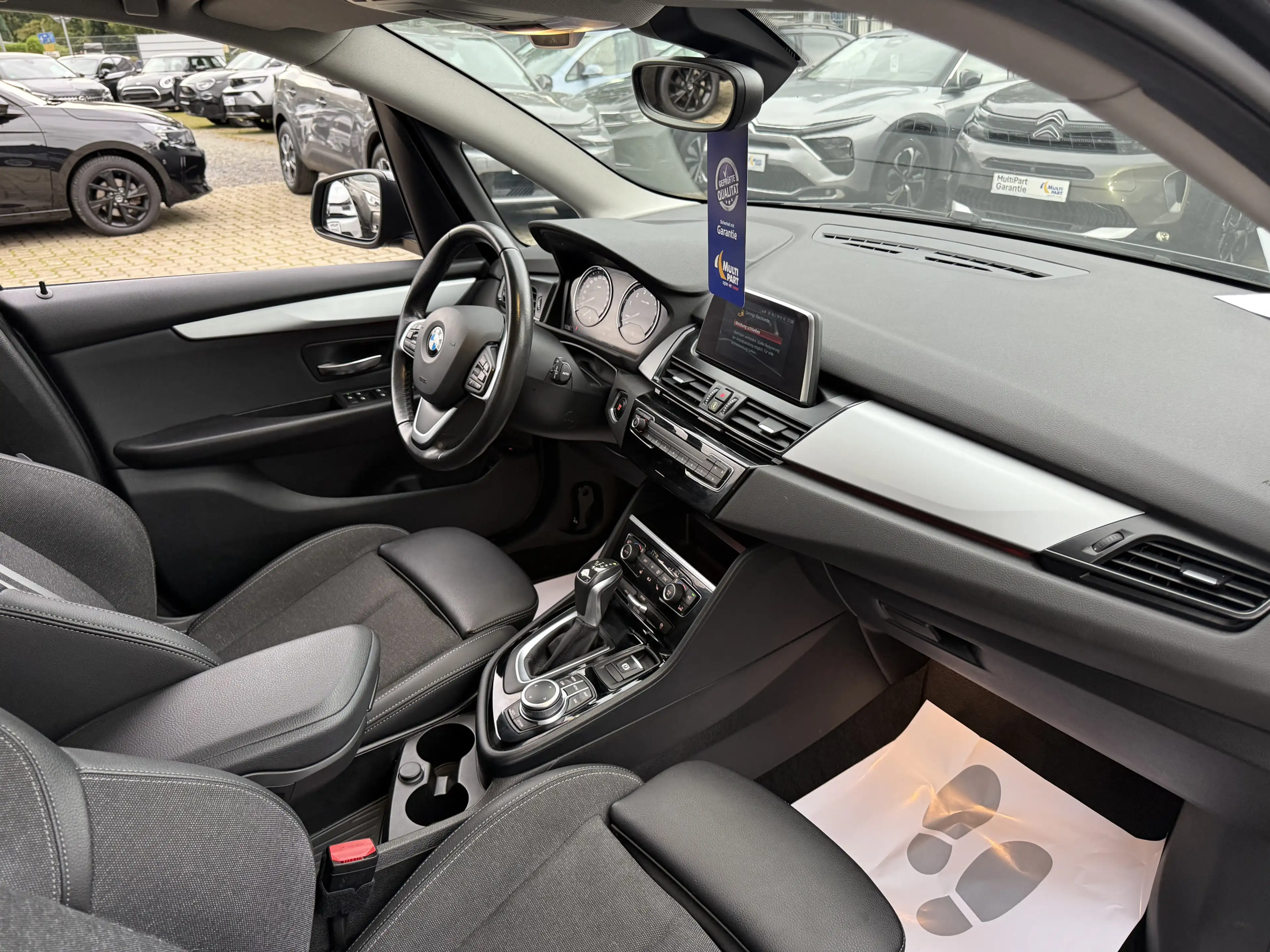 BMW 225 HYBRID ADVANTAGE PDC SHZ 86TKM — photo 11