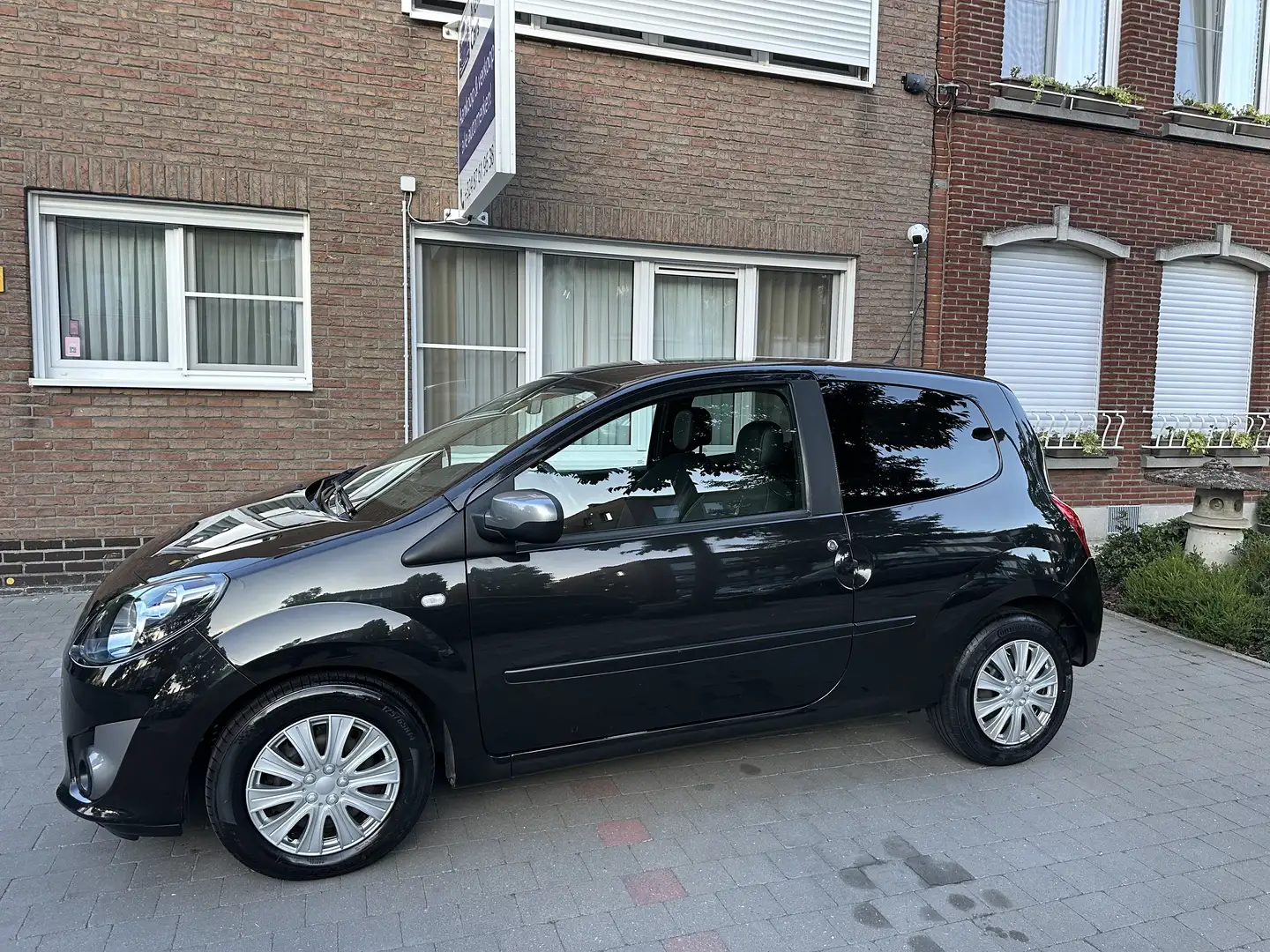 Renault Twingo Twingo 1.2i! Nette staat* Airco* 74000km* Garantie Zwart - 2