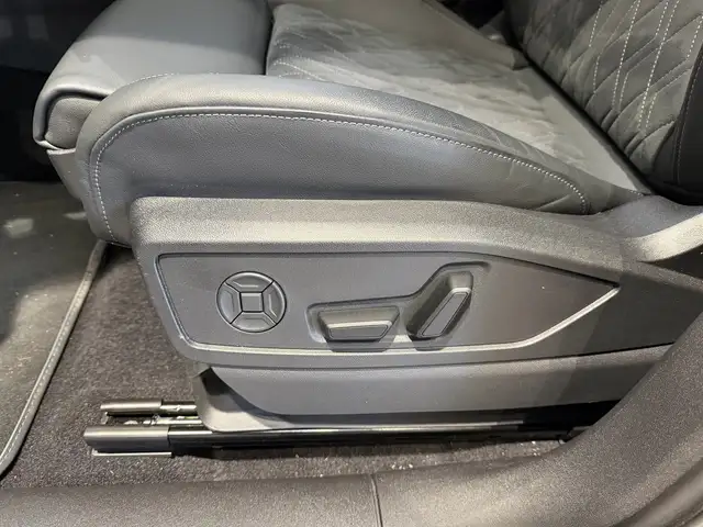 Audi Q5 SUV TFSI quattro 150 kW Ansicht 18
