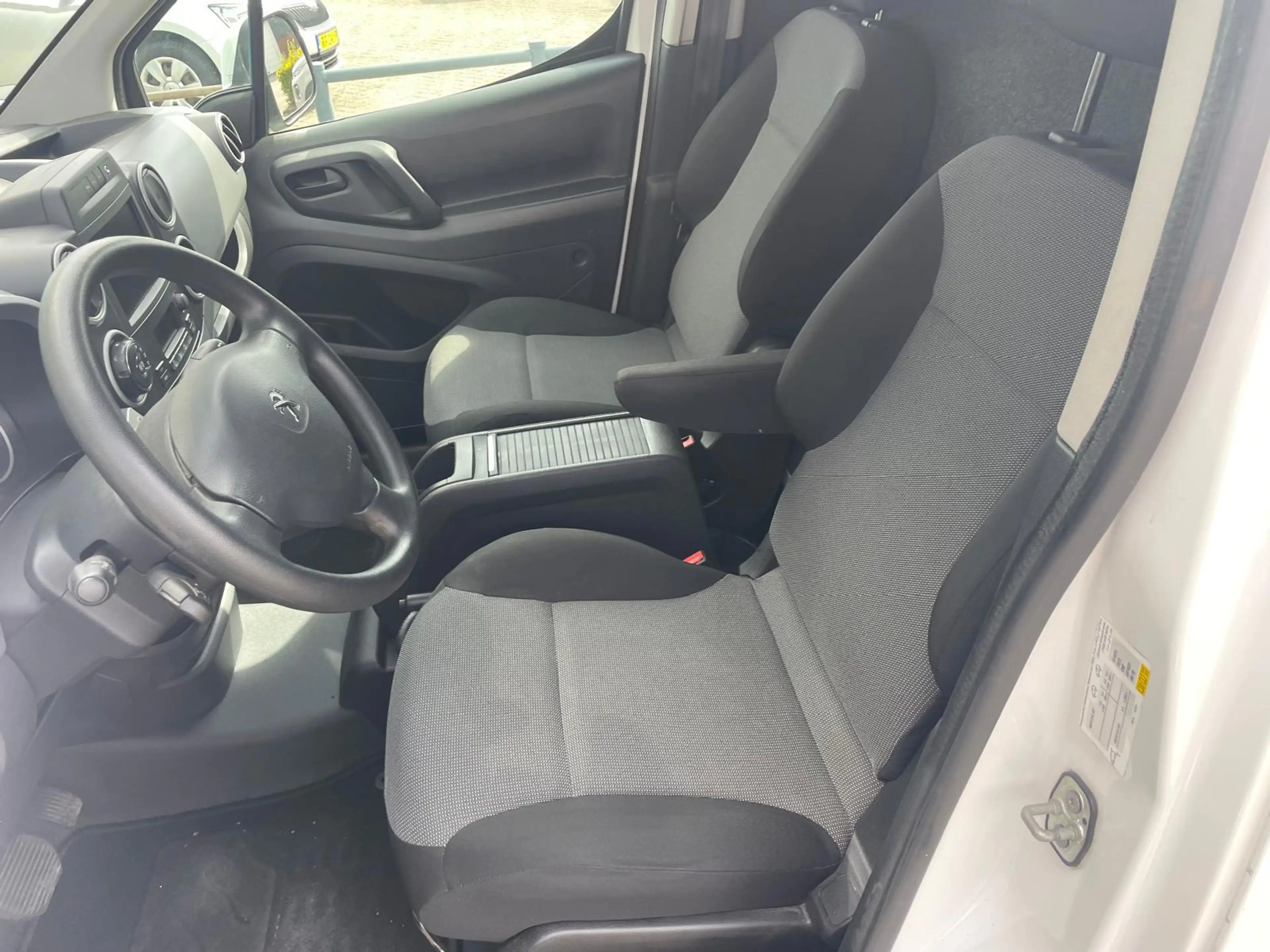 Peugeot Partner Electric L1 Premium — photo 13
