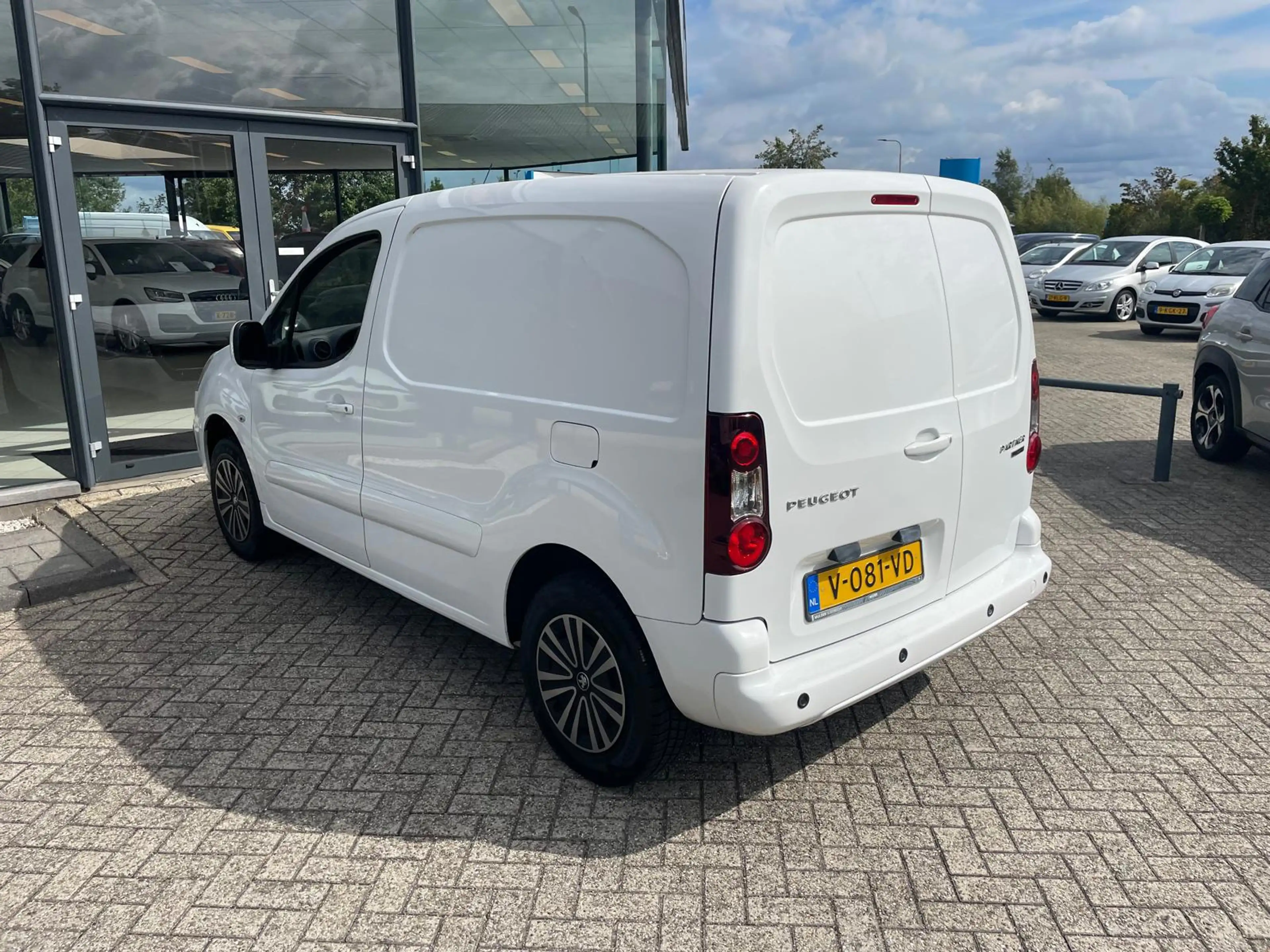 Peugeot Partner Electric L1 Premium — photo 8