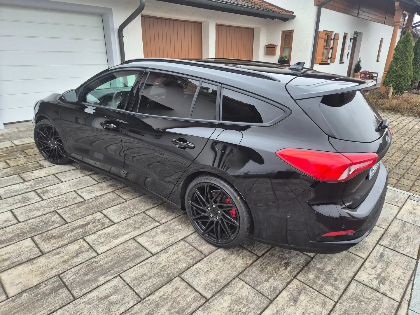 Ford Focus Focus Turnier Turnier 2.3 EcoBoost S Schwarz - 1