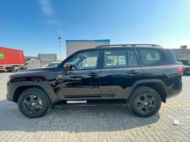 Toyota Land Cruiser 300 GAZOO Racing+NEU+VOLL+415PS+TwinTurbo+7S — photo 3