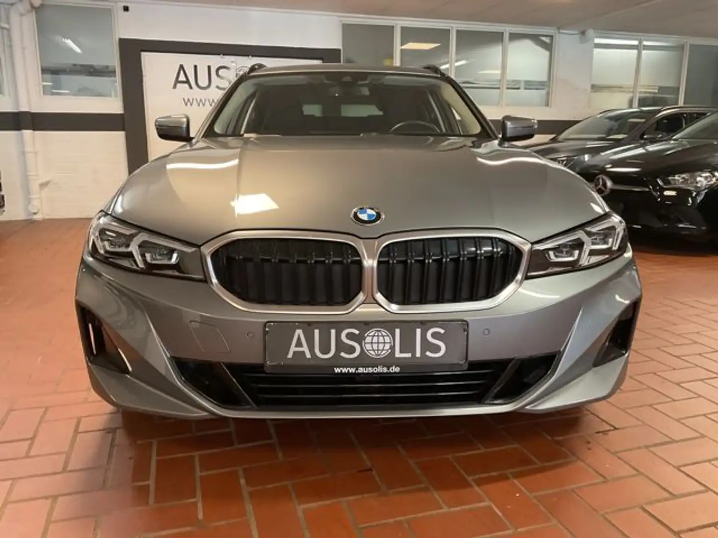 BMW 320 d xDrive Touring LED,Live Cockpit Grau - 2