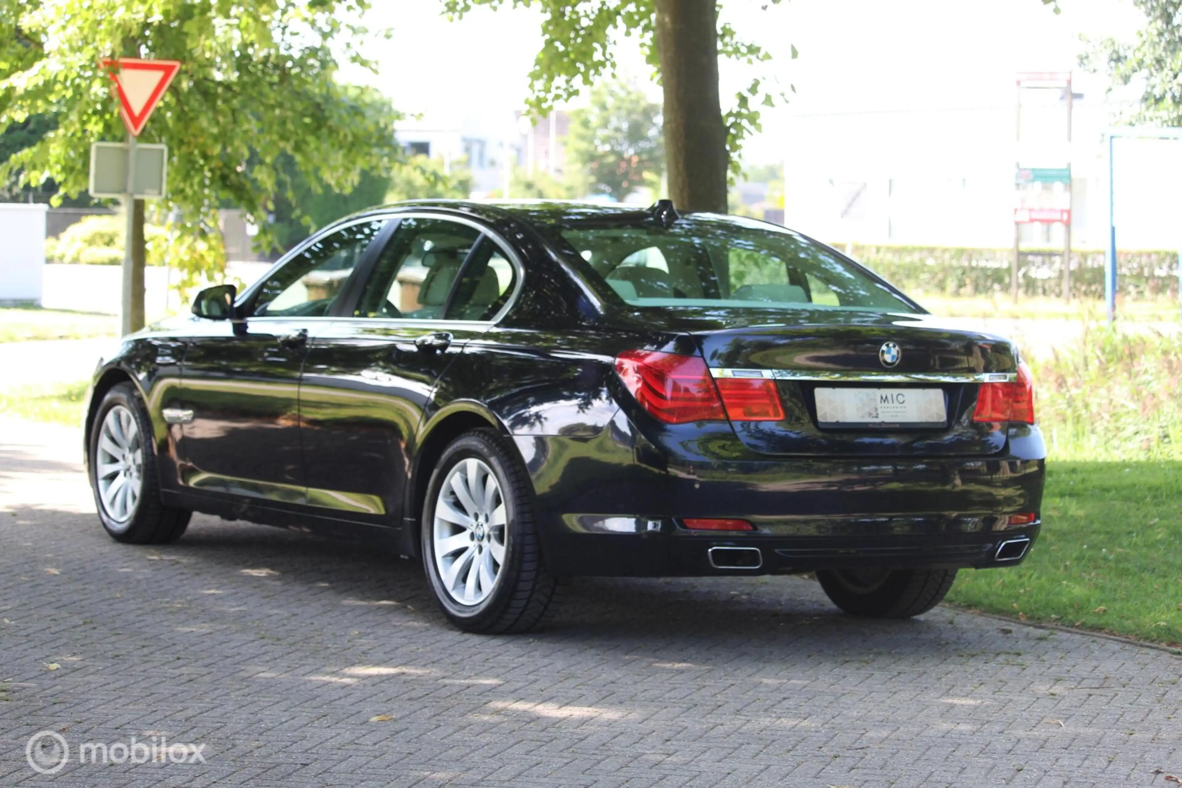 BMW 750 7-serie 750i xDrive — photo 8