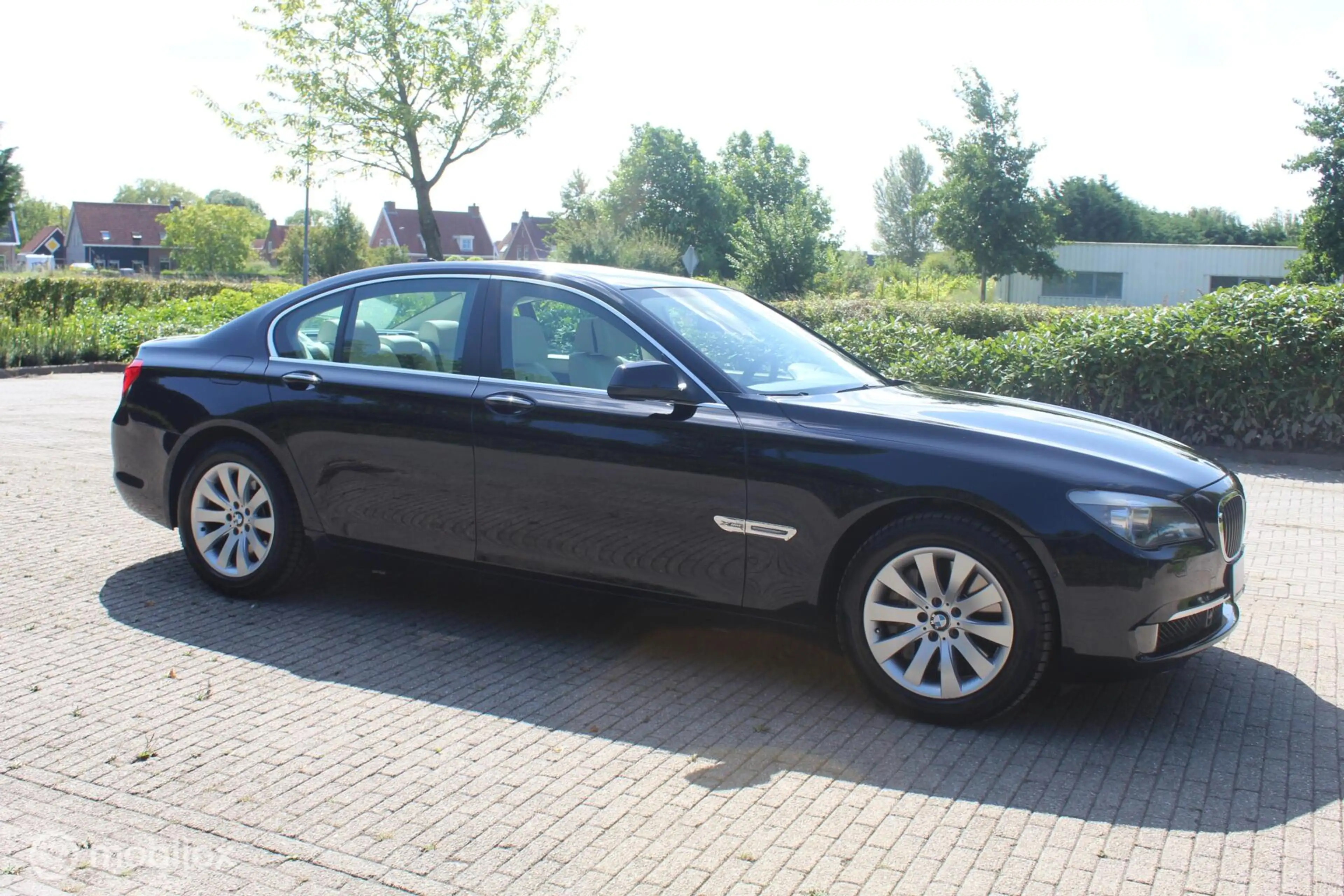 BMW 750 7-serie 750i xDrive — photo 23