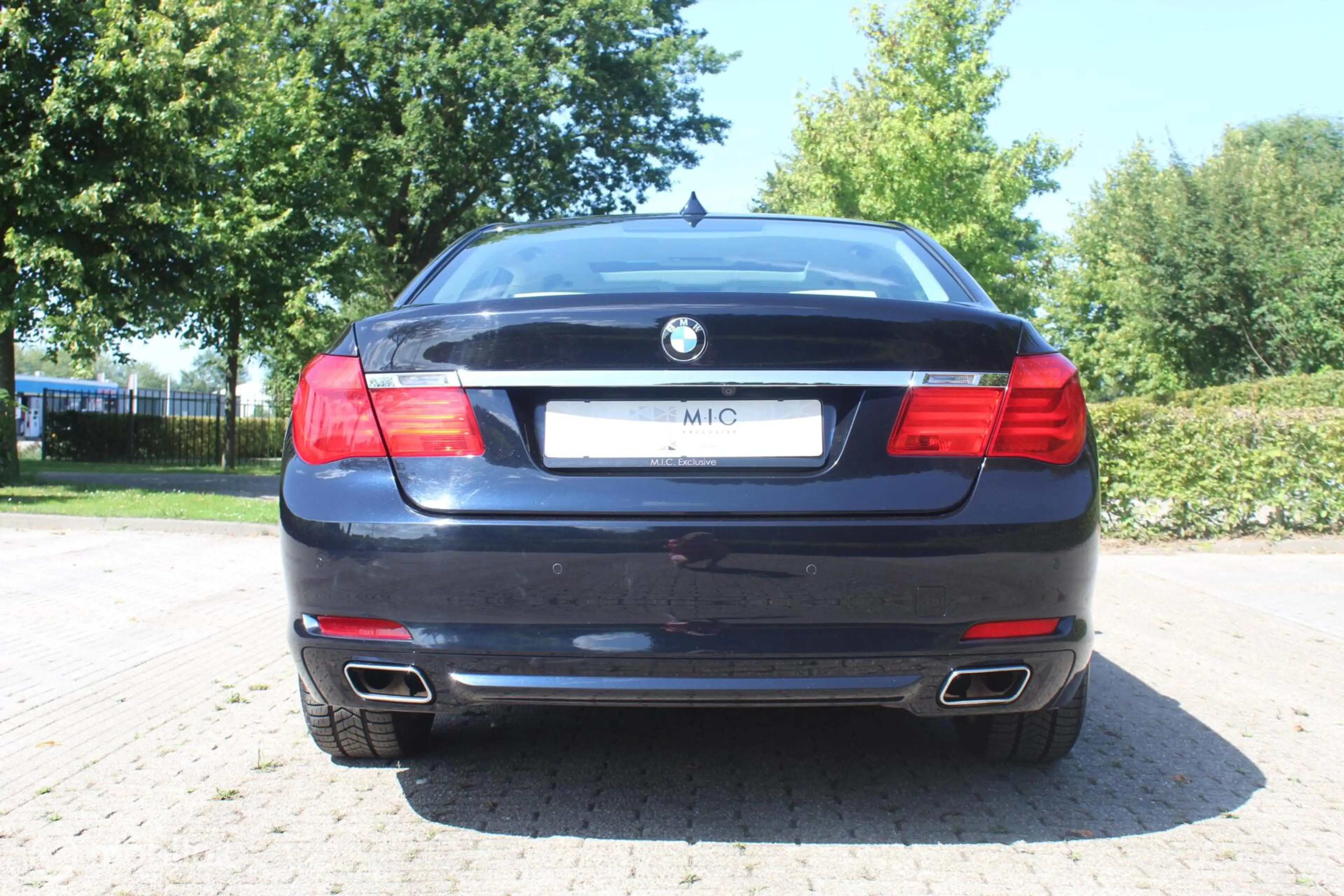 BMW 750 7-serie 750i xDrive — photo 19