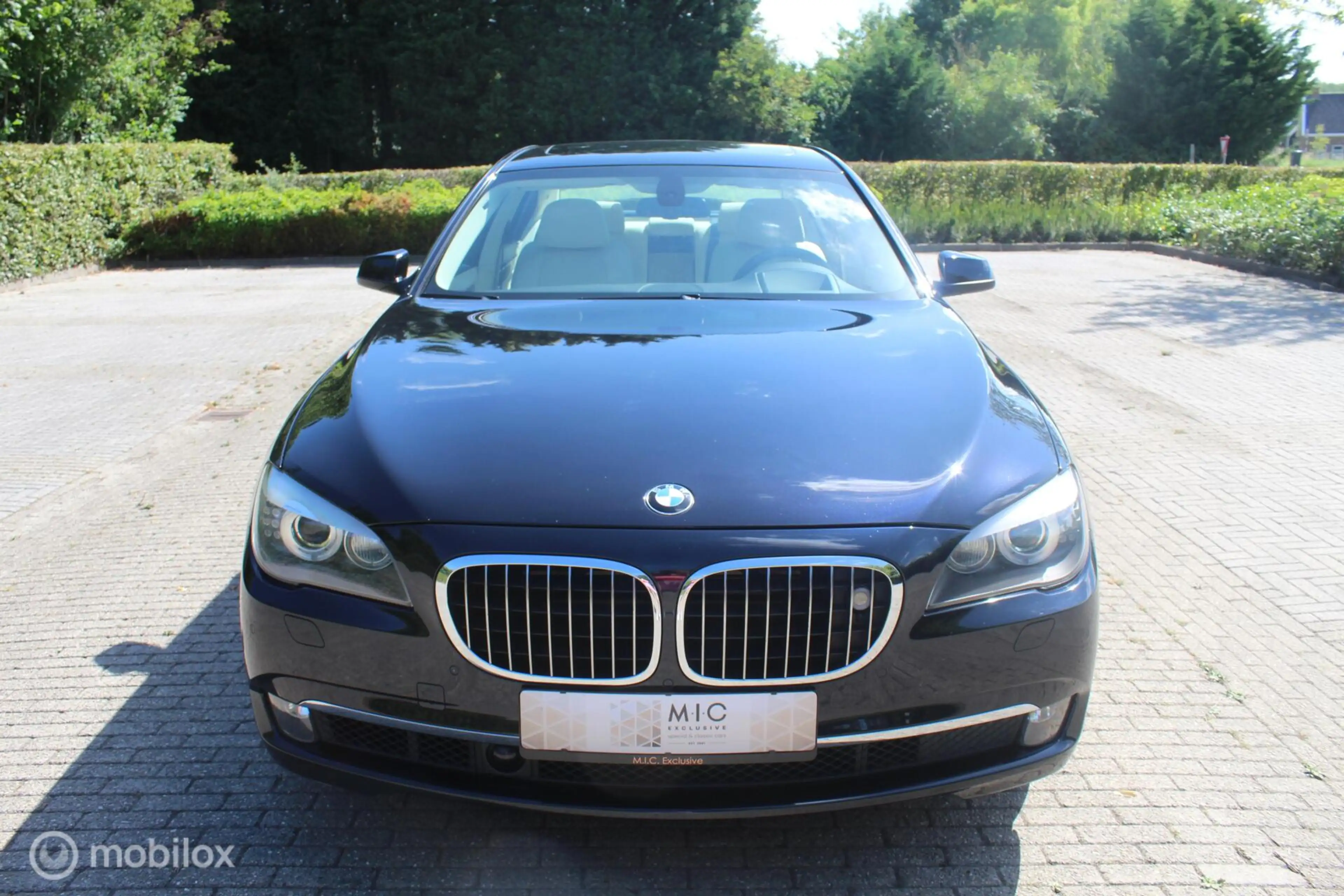 BMW 750 7-serie 750i xDrive — photo 11