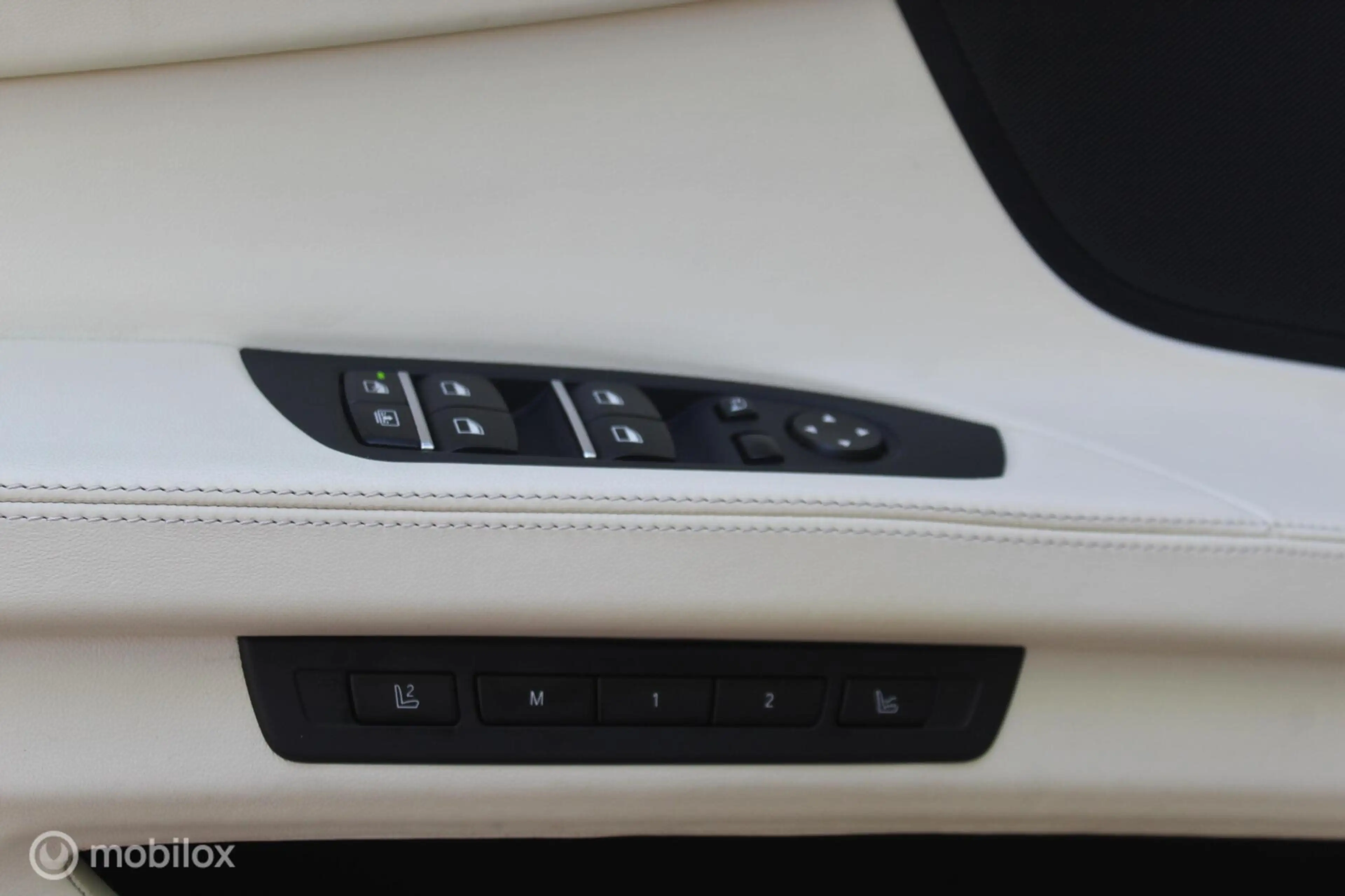 BMW 750 7-serie 750i xDrive — photo 40