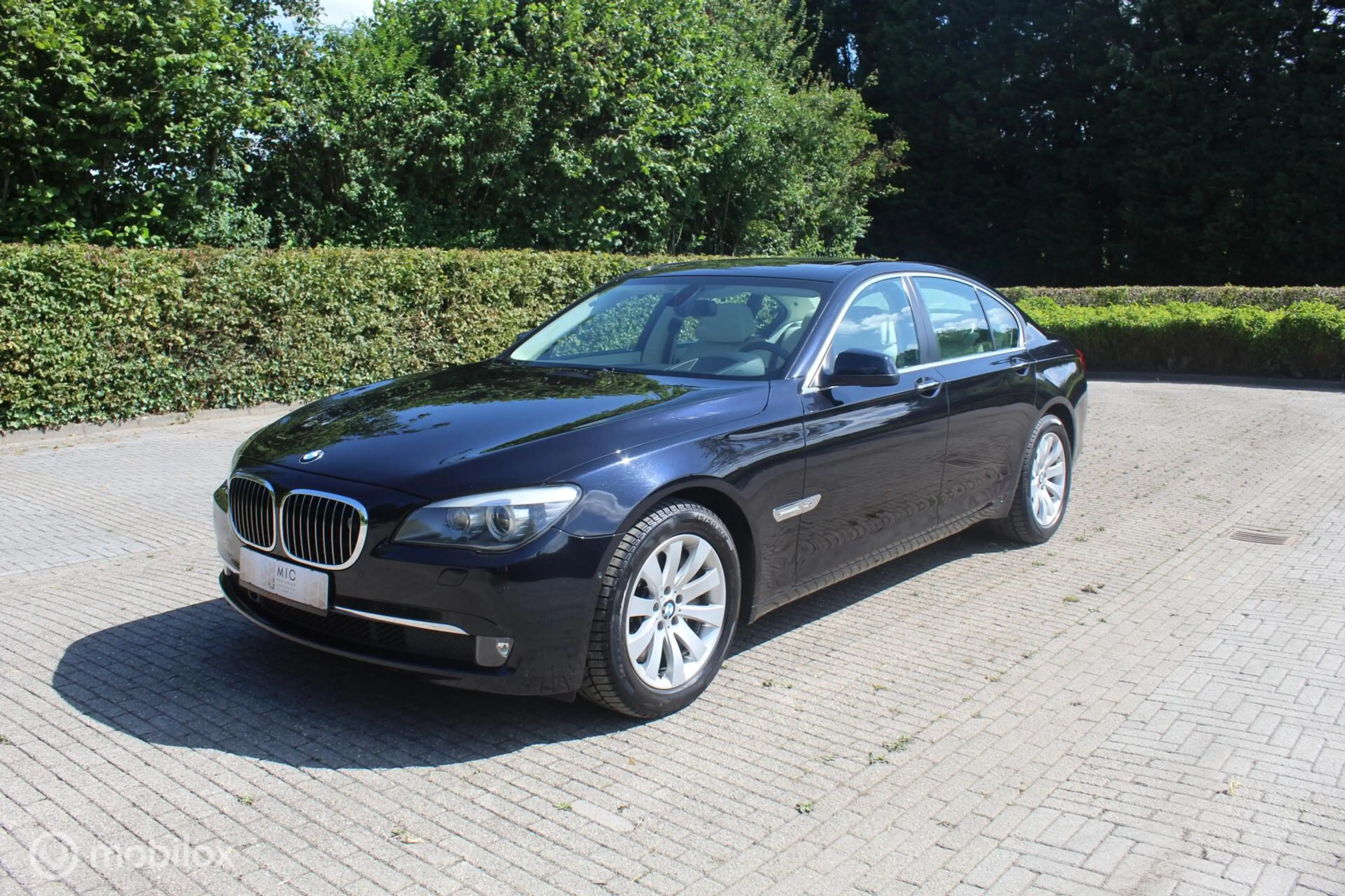 BMW 750 7-serie 750i xDrive — photo 13