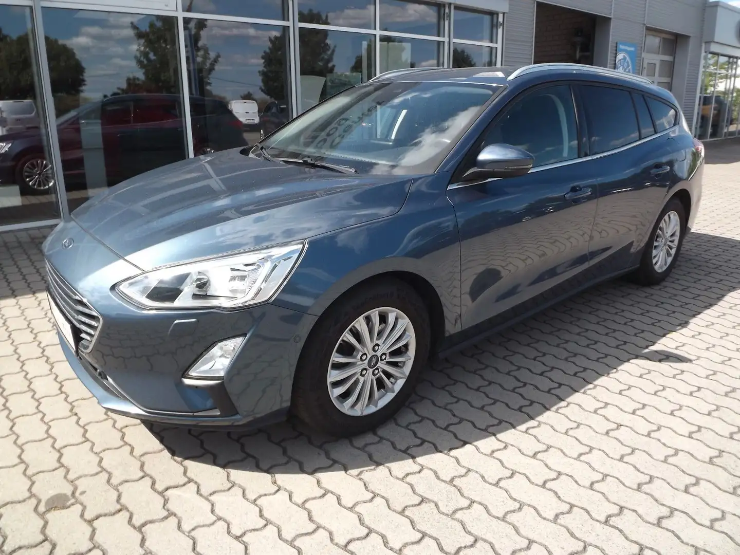 Ford Focus 1,0 EcoBoost 92kW Titanium Turnier Auto. Blauw - 2