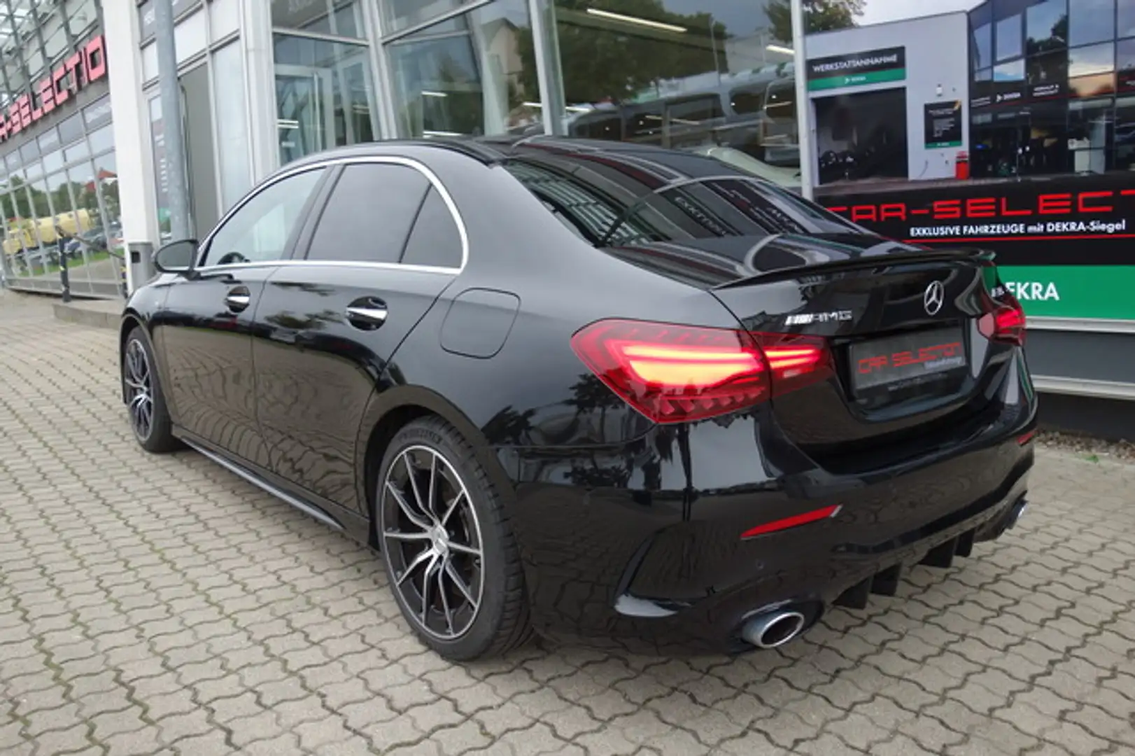 Mercedes-Benz A 35 AMG 4Matic Limousine PANO/ACC/MBUX/KAM/LED Schwarz - 2