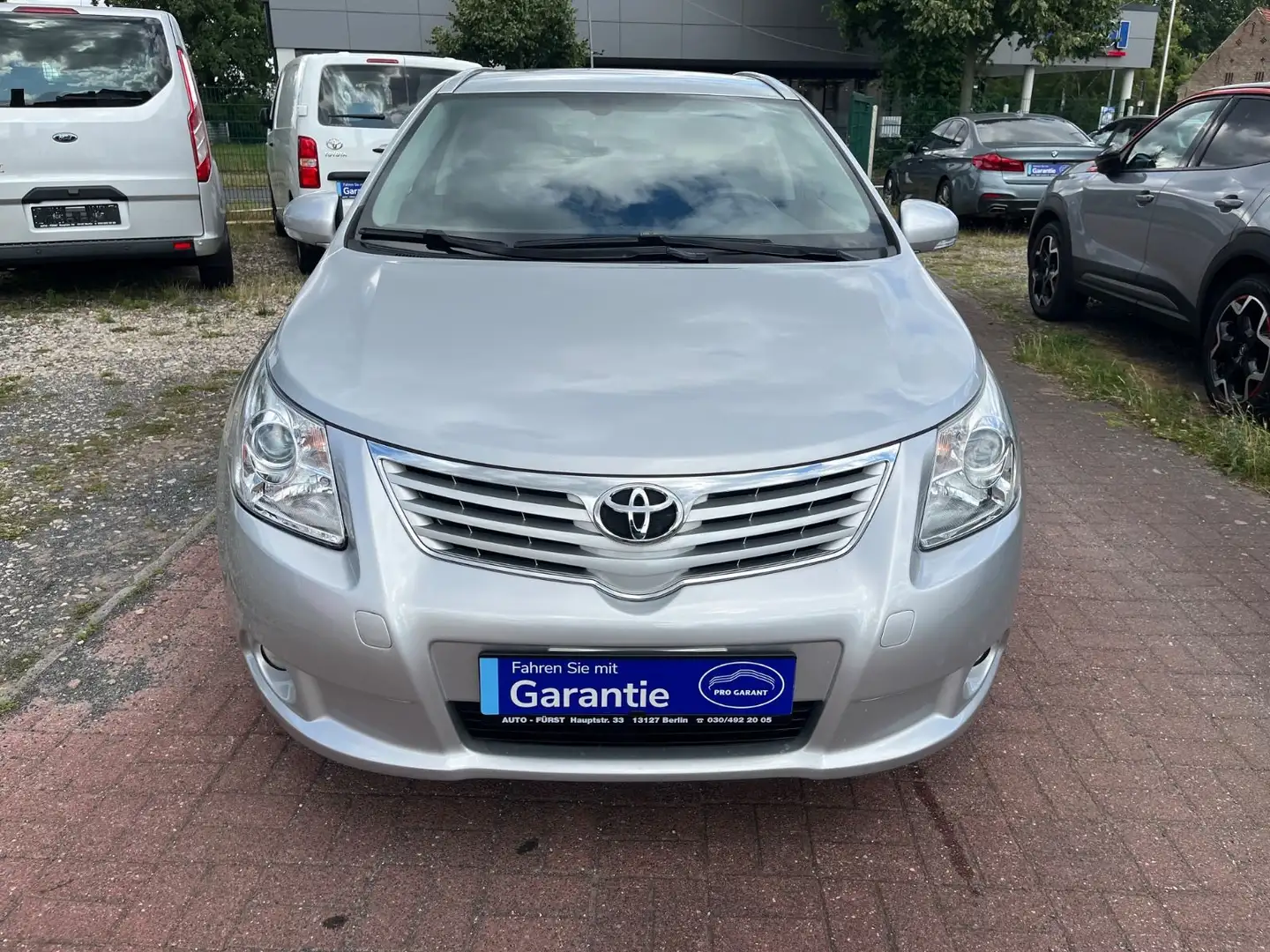 Toyota Avensis Kombi Sol+AUTOM+NAVI+TEMPOMAT+KLIMAAUTOM Argento - 2
