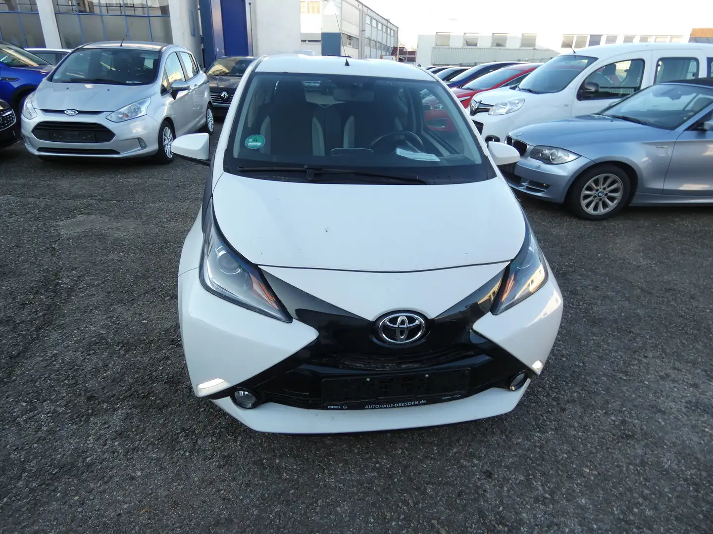 Toyota Aygo x-play touch"Kamera" Weiß - 2