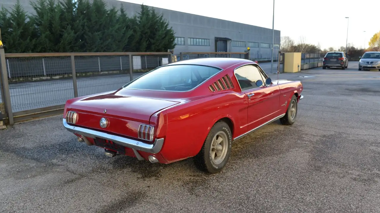 Ford Mustang Fastback, foto 6