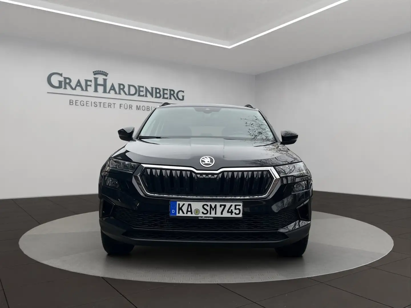Skoda Karoq 1.5 TSI DSG Selection Komfort - Paket Plus / el... Schwarz - 1