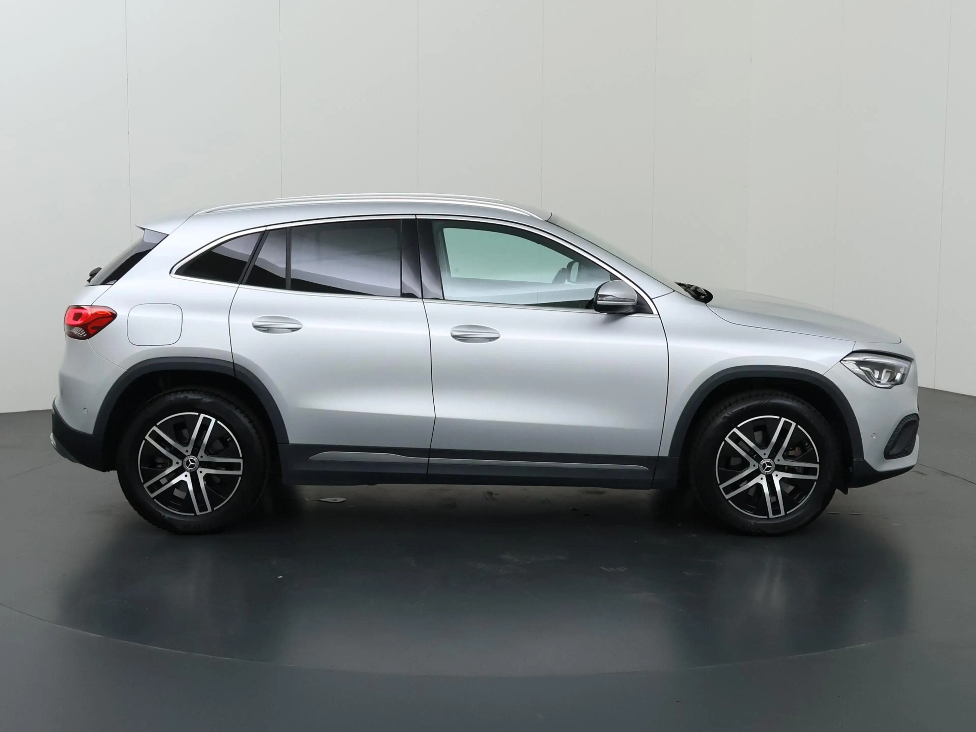 Mercedes-Benz GLA 250 e Progressive | Widescreen | Extra getint glas | A — photo 6