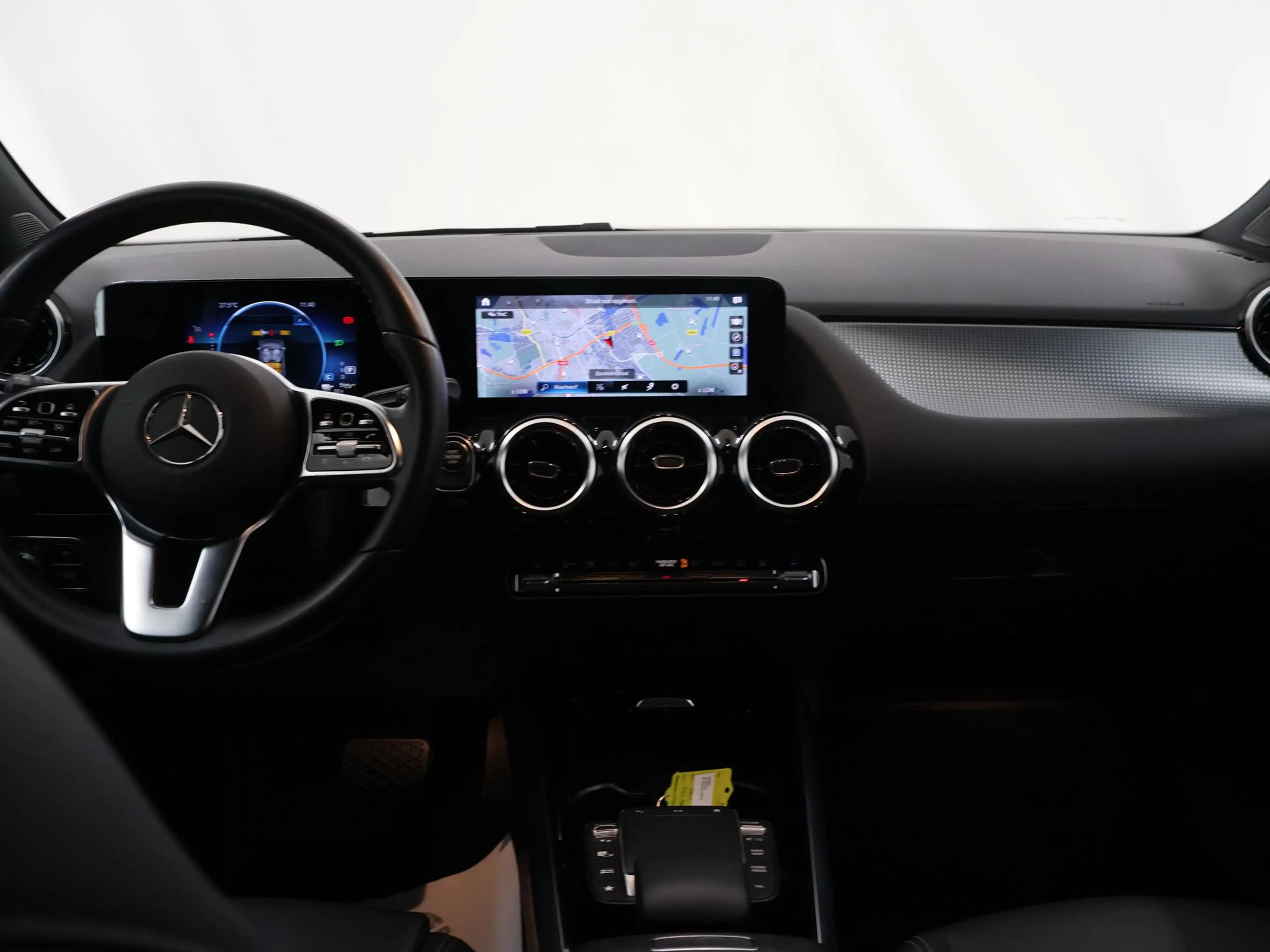Mercedes-Benz GLA 250 e Progressive | Widescreen | Extra getint glas | A — photo 8