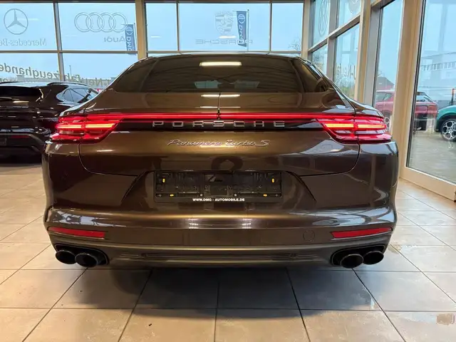 Porsche Panamera view 7