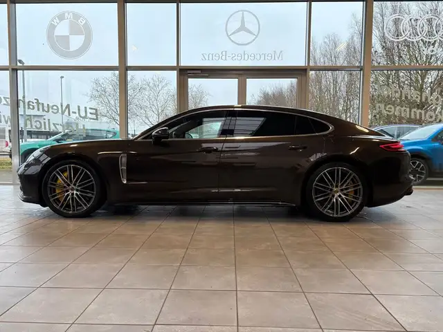 Porsche Panamera view 6