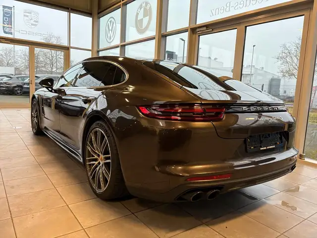 Porsche Panamera view 3