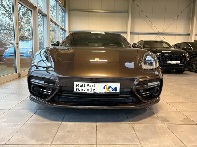 Porsche Panamera view 8