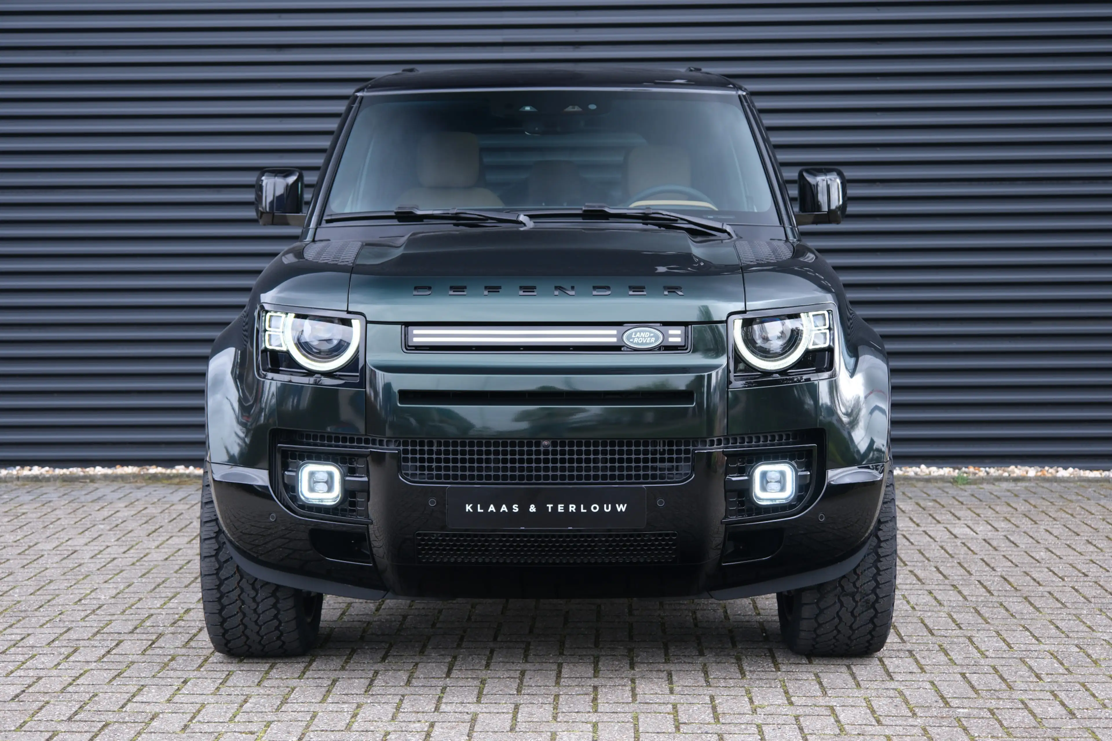 Land Rover Defender 110 P300e 110 X-Dynamic HSE | HNP € 135.005,- | Ta — photo 2