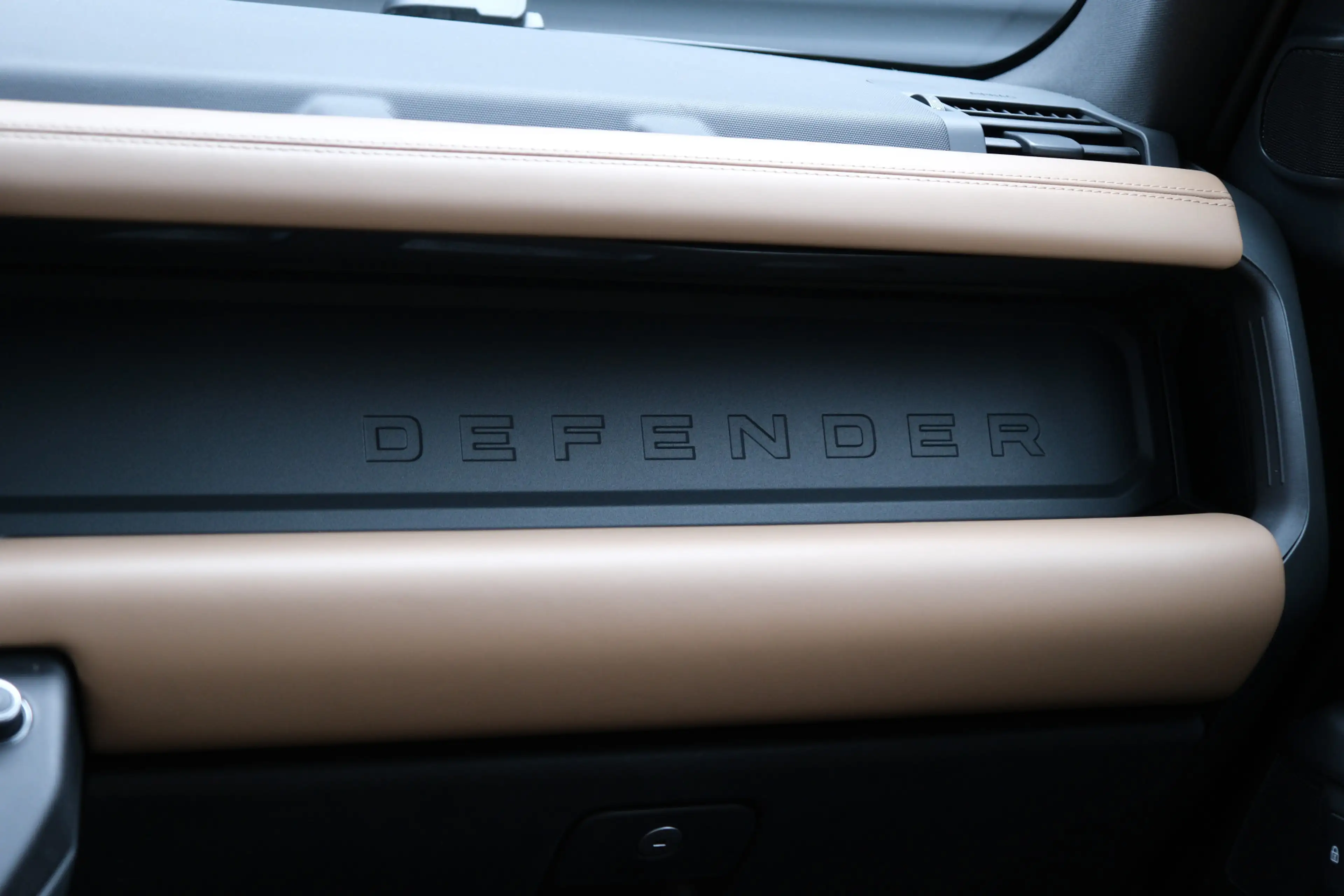Land Rover Defender 110 P300e 110 X-Dynamic HSE | HNP € 135.005,- | Ta — photo 36