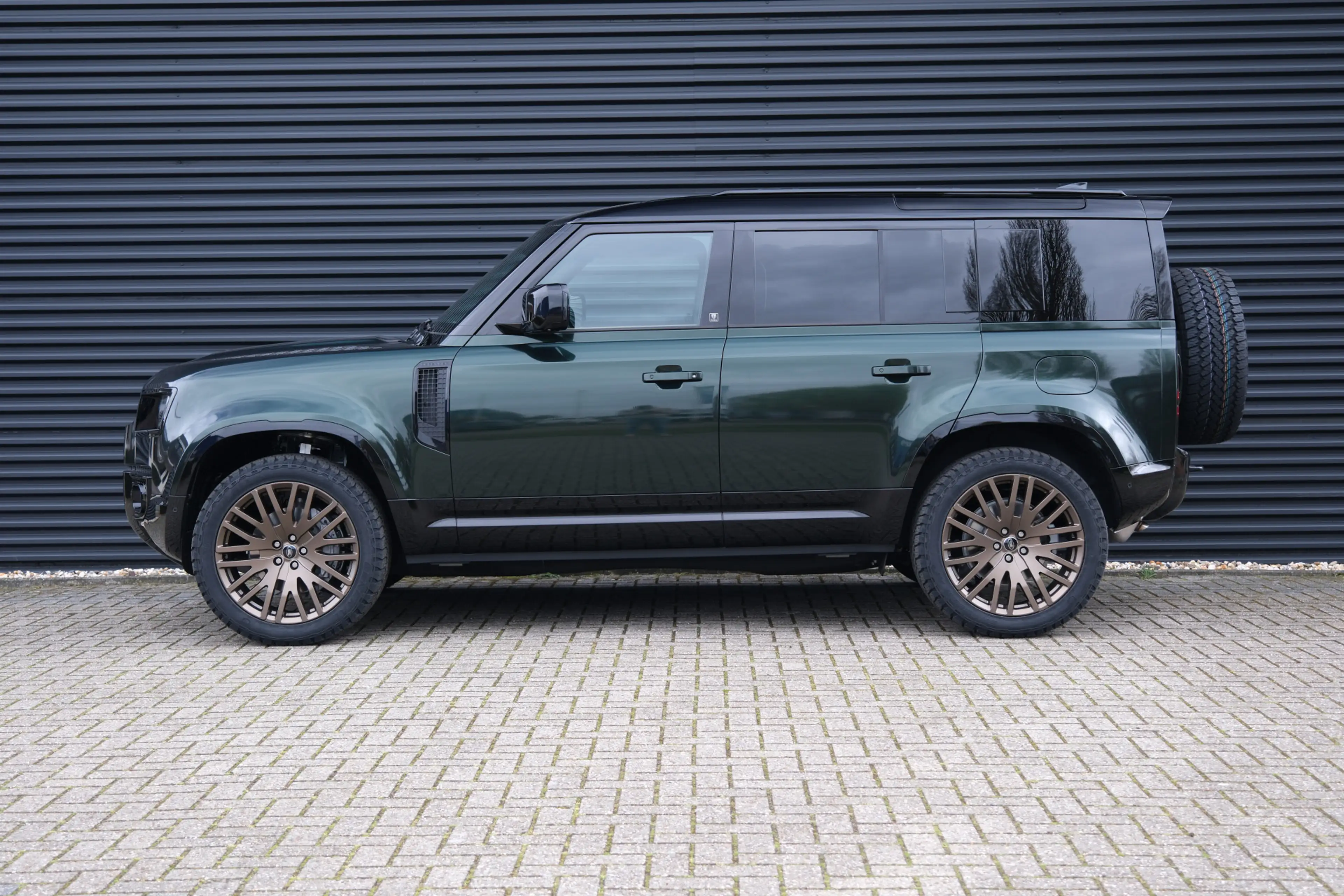 Land Rover Defender 110 P300e 110 X-Dynamic HSE | HNP € 135.005,- | Ta — photo 13