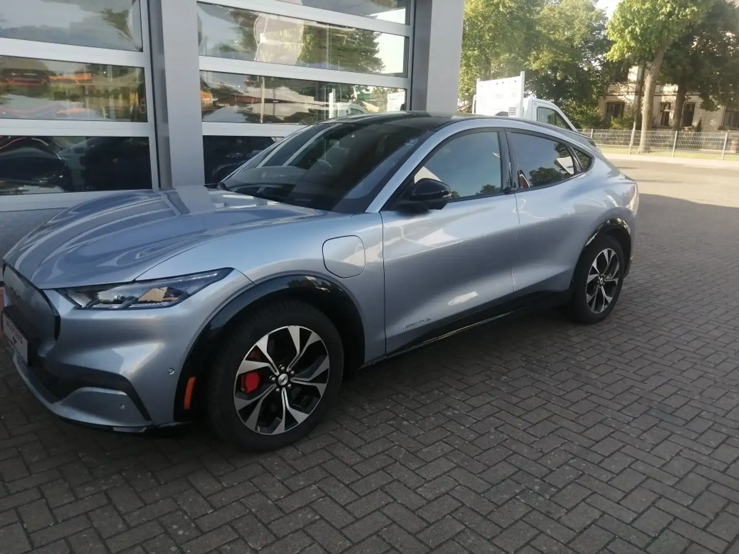 Ford Mustang Mach-E Premium AWD+99KW+LED+Winter+Techno1 Bleu - 1