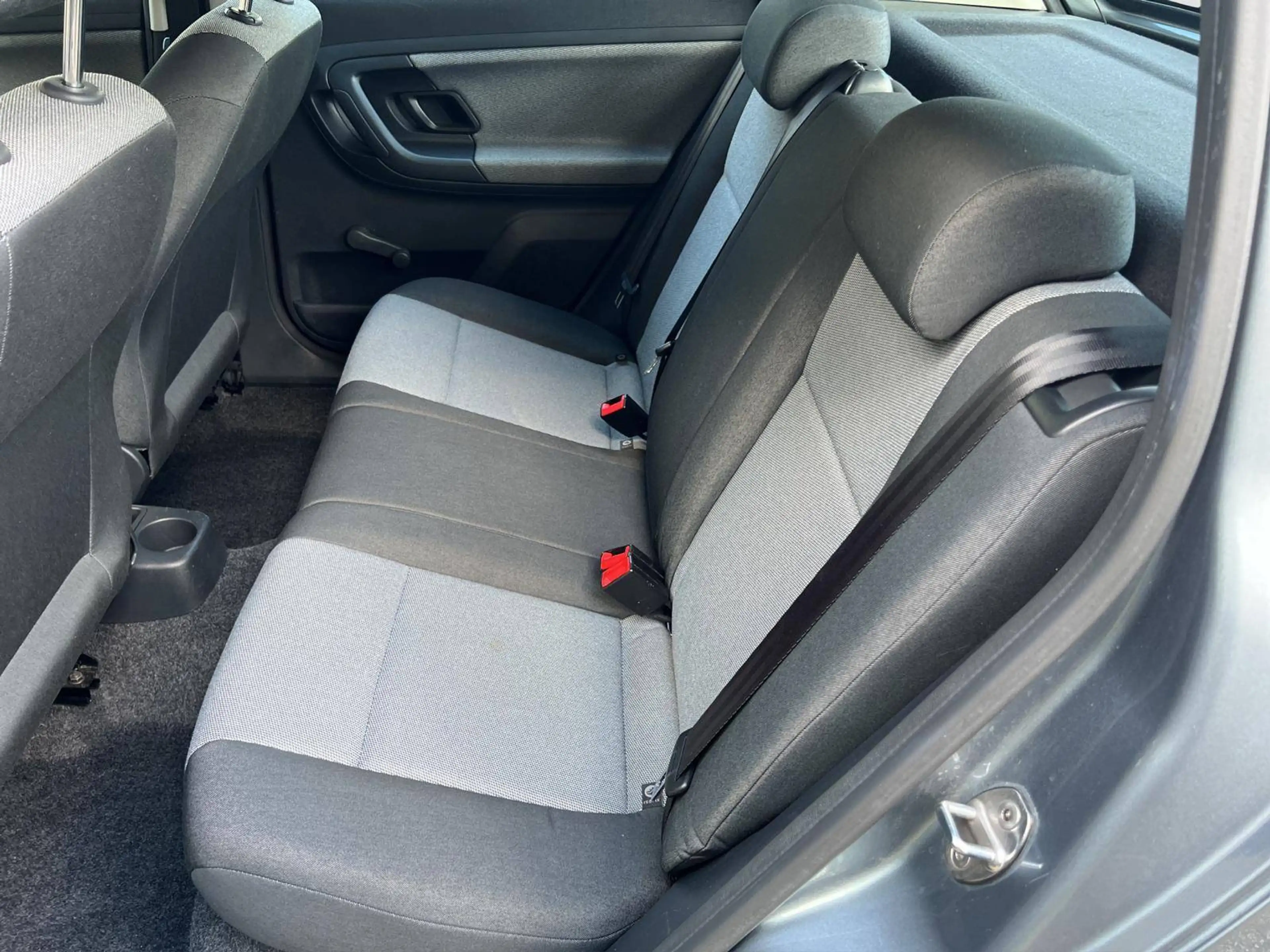 Skoda Fabia PICKERL NEU *** 8fach Bereift *** kein Rost *** — photo 12