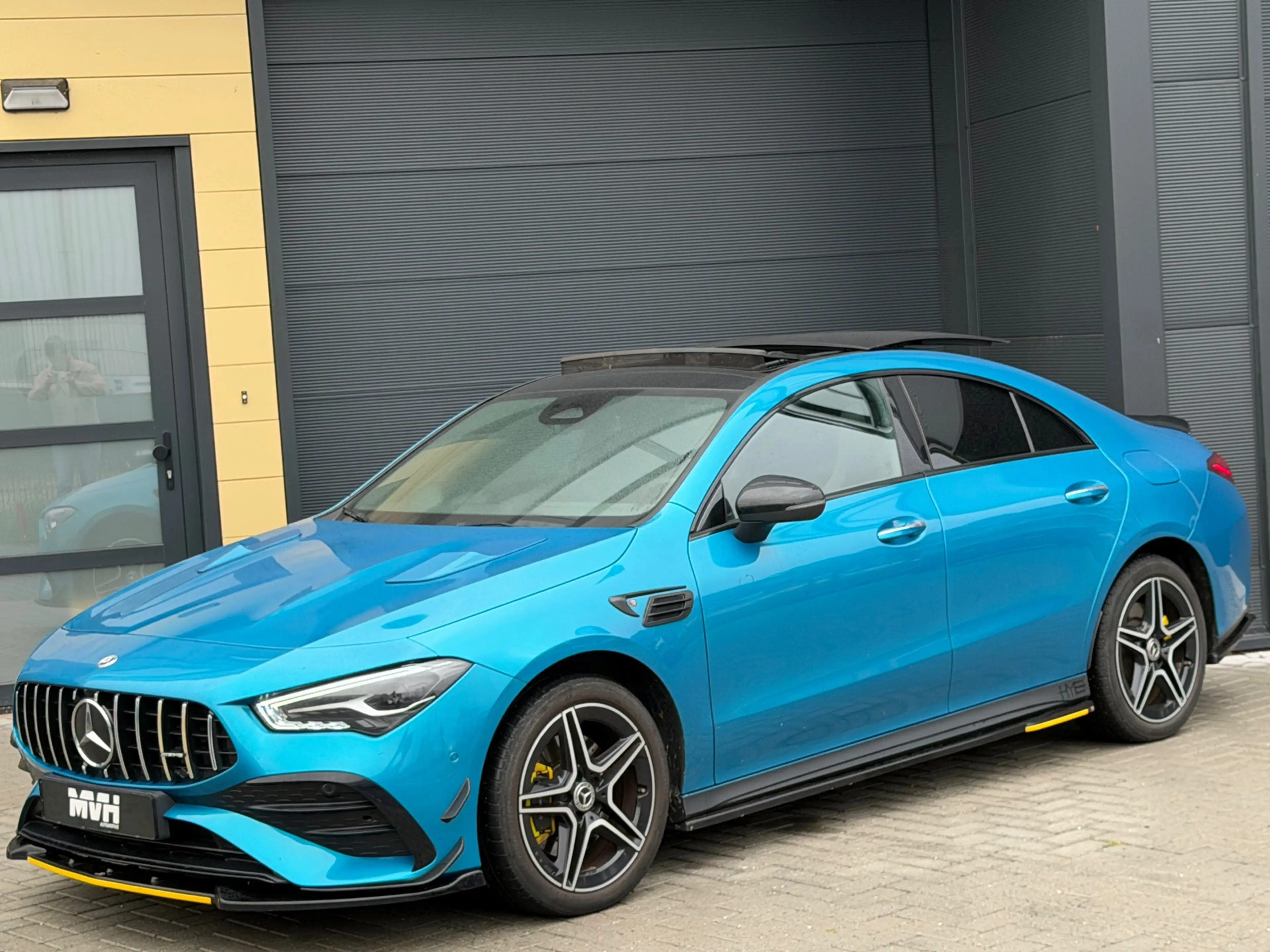 Mercedes-Benz CLA 250 e AMG Line - 2023 - Panorama - Leder - Full Screen — photo 15