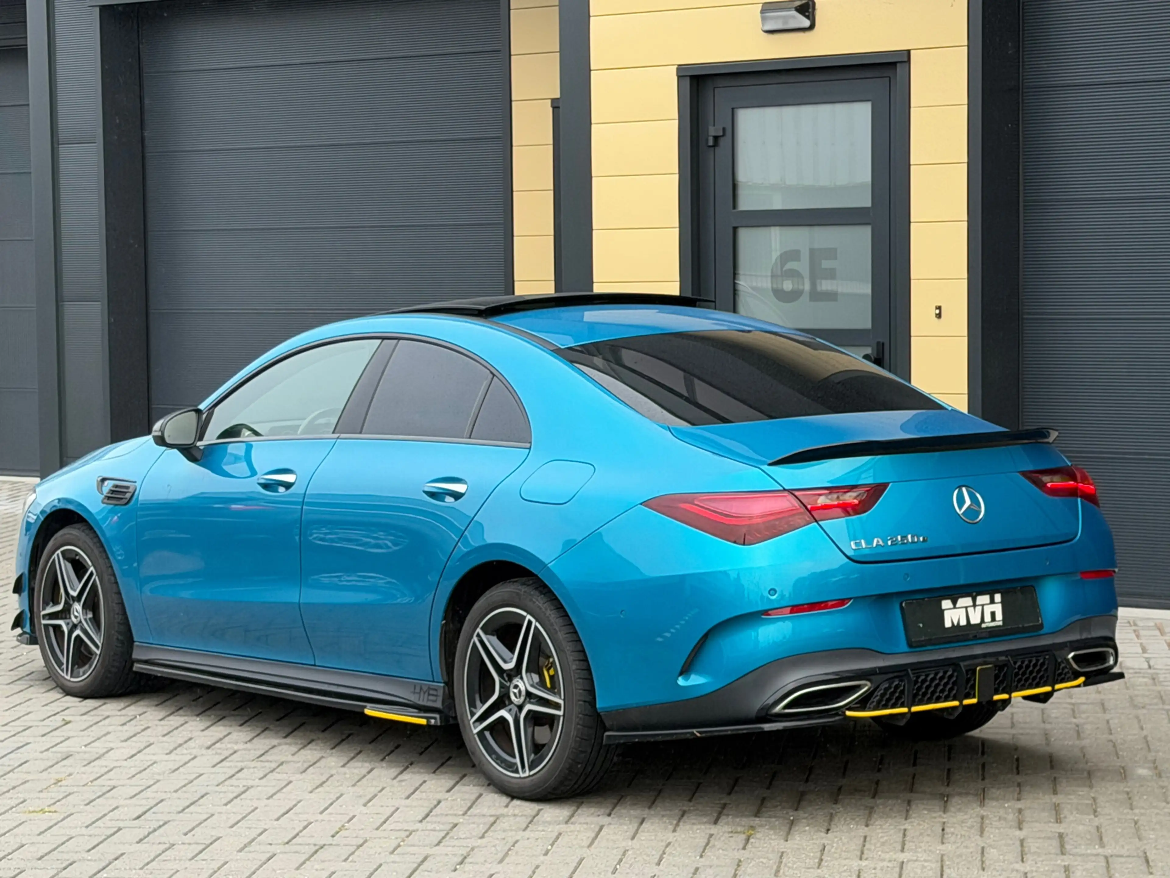 Mercedes-Benz CLA 250 e AMG Line - 2023 - Panorama - Leder - Full Screen — photo 5
