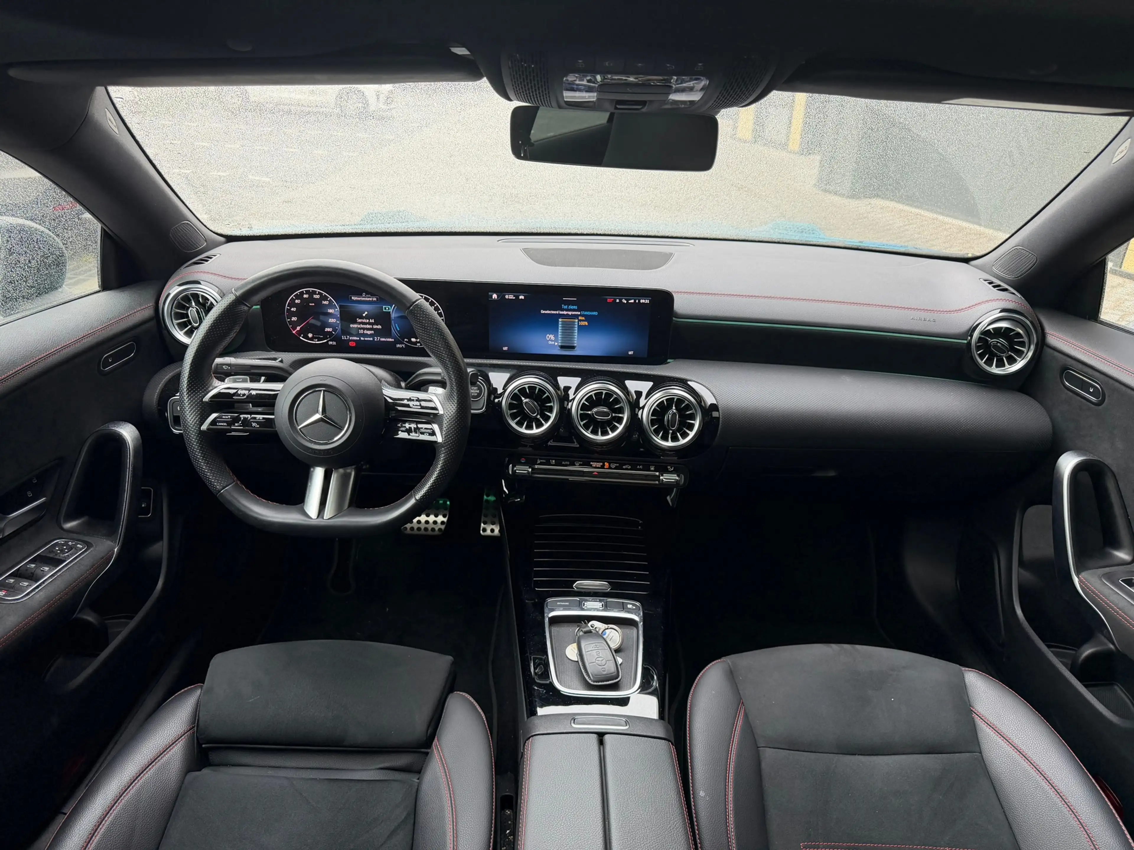 Mercedes-Benz CLA 250 e AMG Line - 2023 - Panorama - Leder - Full Screen — photo 13
