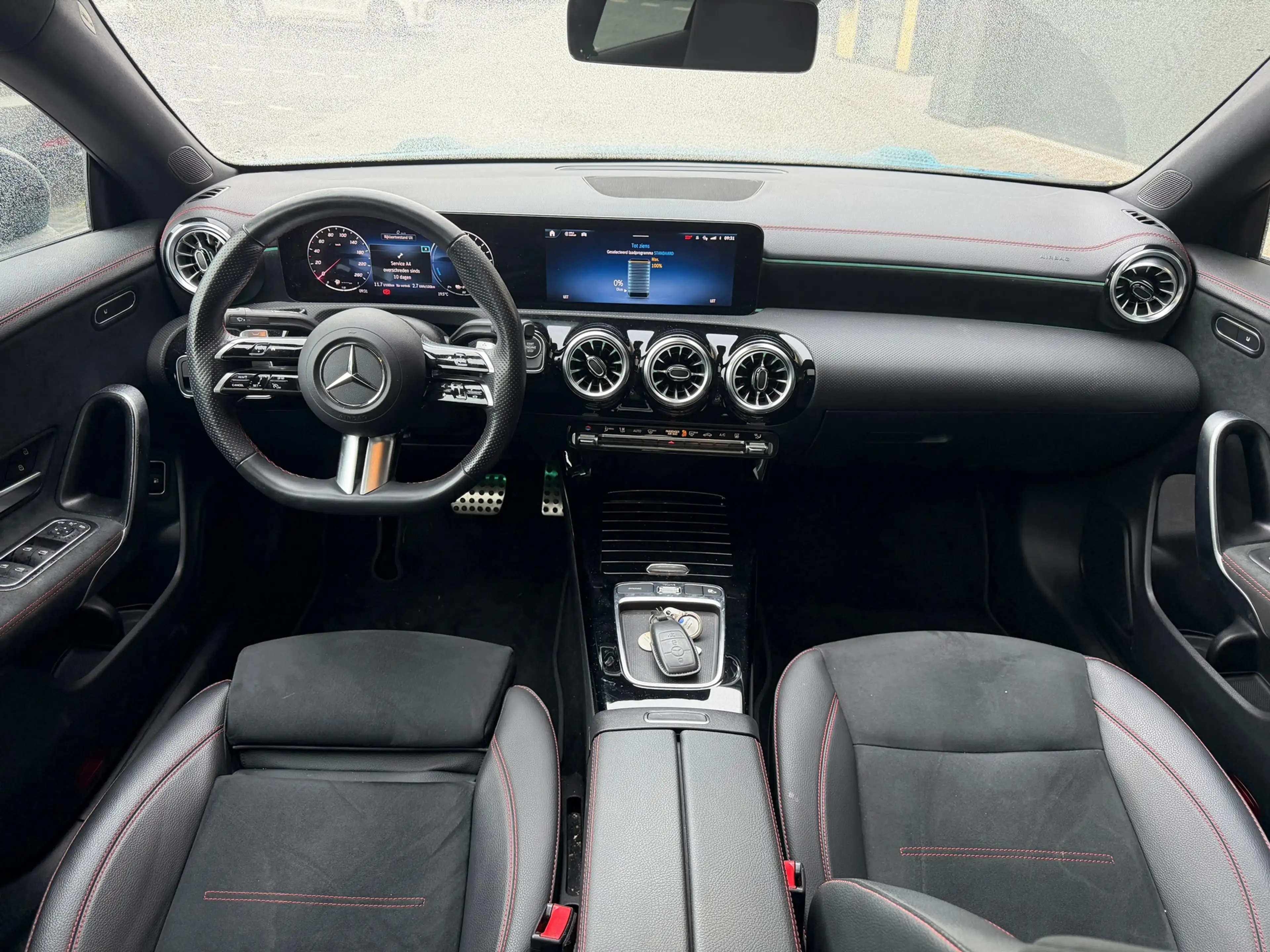 Mercedes-Benz CLA 250 e AMG Line - 2023 - Panorama - Leder - Full Screen — photo 10