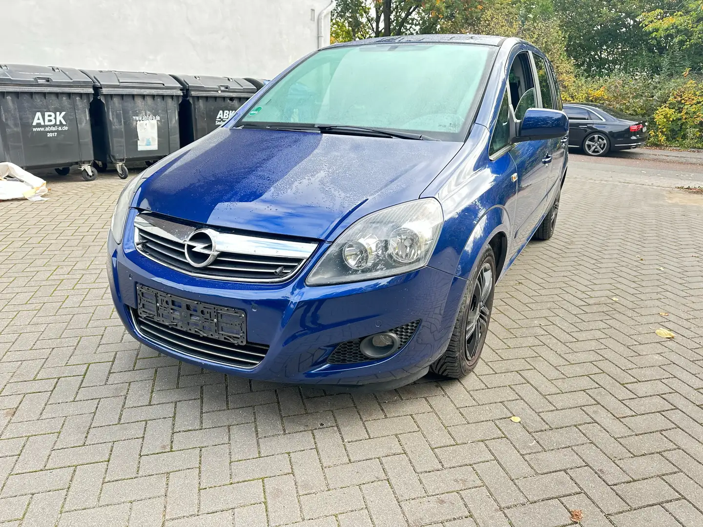 Opel Zafira Design Edition / Tüv neu / AHK / Euro 5 Blau - 1