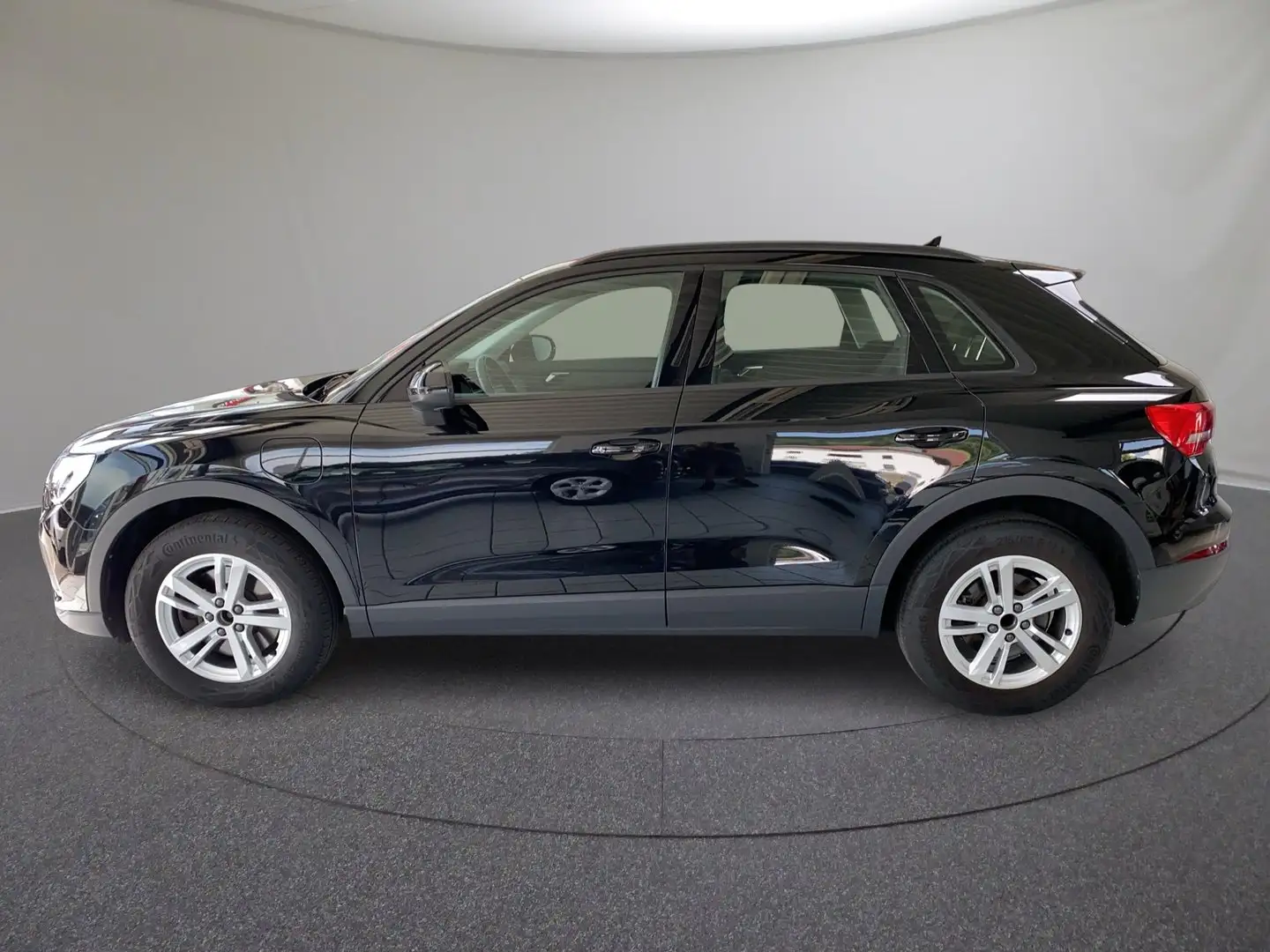Audi Q3 e-tron 45 TFSI e Schwarz - 2