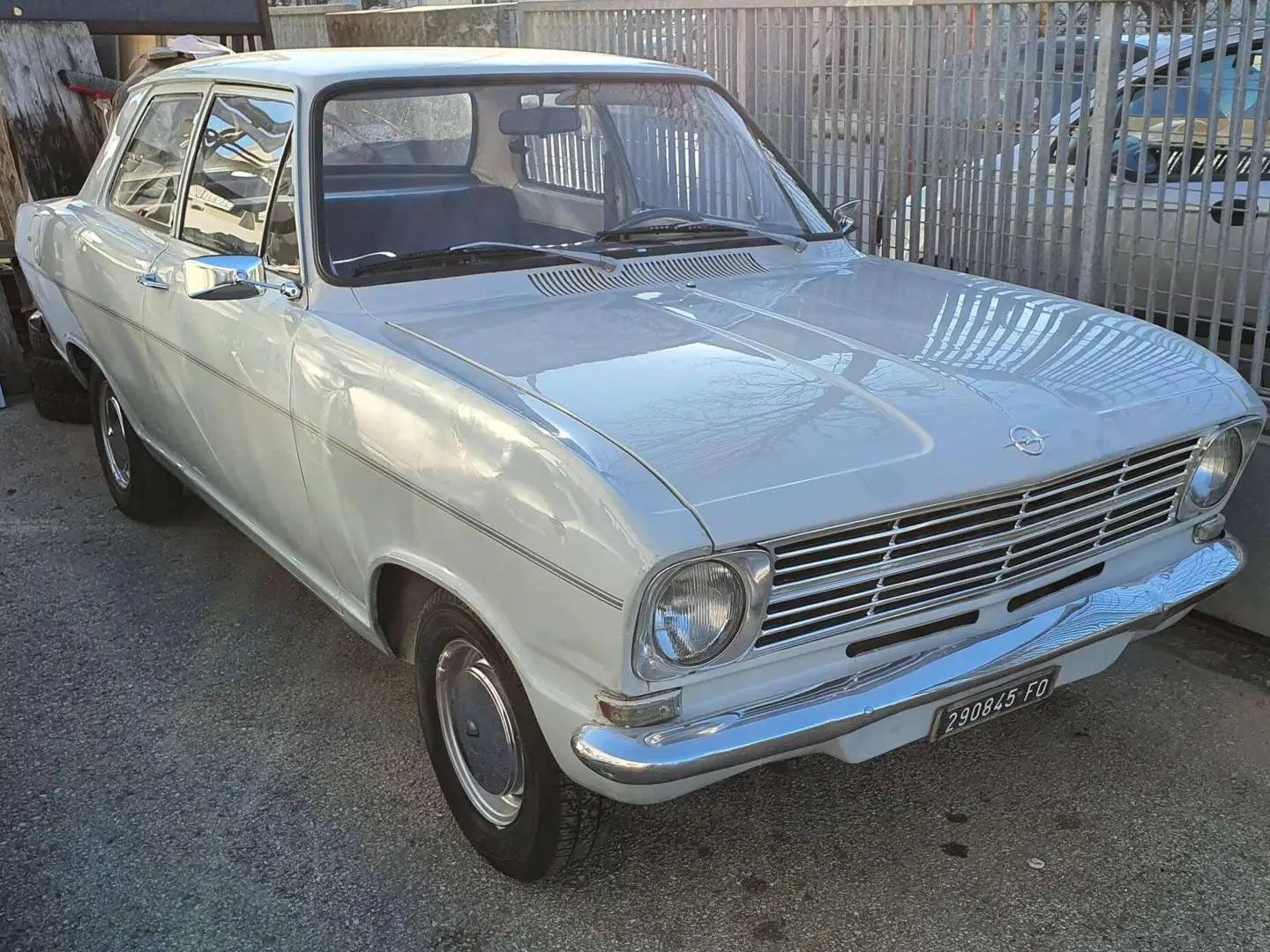Oldtimer Opel Kadett B 2p. Grau - 2