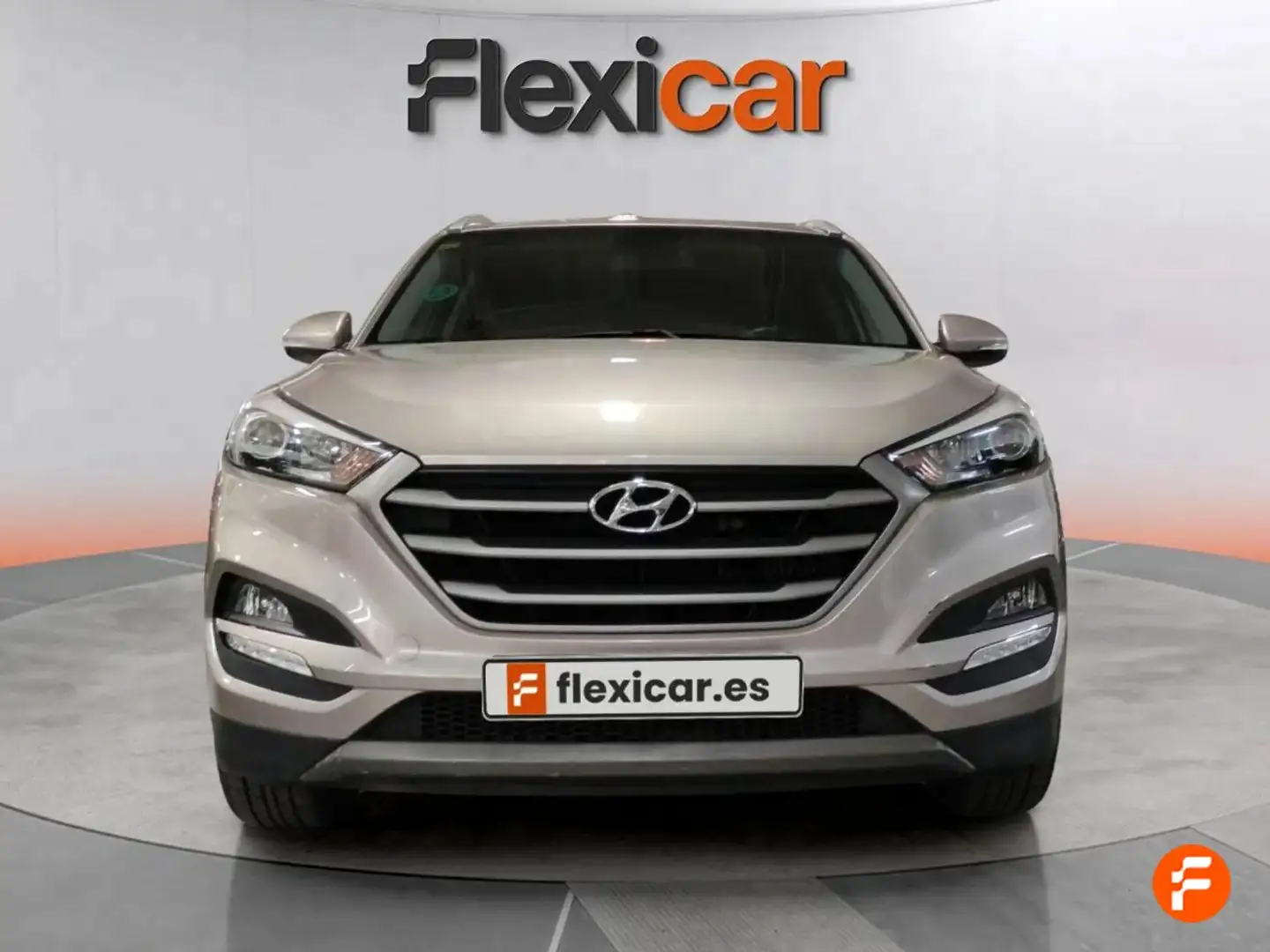 Hyundai TUCSON 1.7CRDI BD Tecno Sky Safe 4x2 Beige - 2