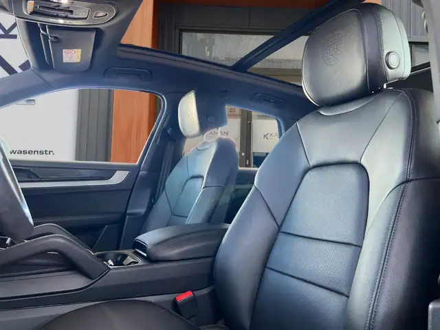 Porsche Cayenne view 7