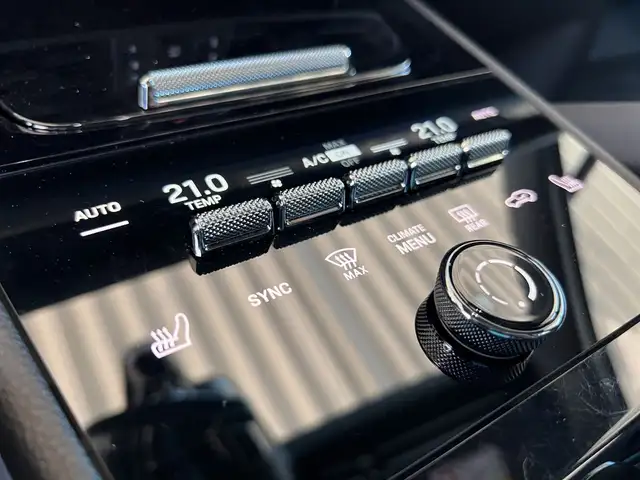 Porsche Cayenne view 15