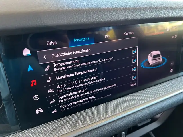 Porsche Cayenne view 13