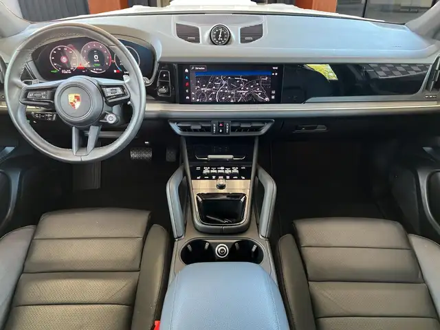 Porsche Cayenne view 8