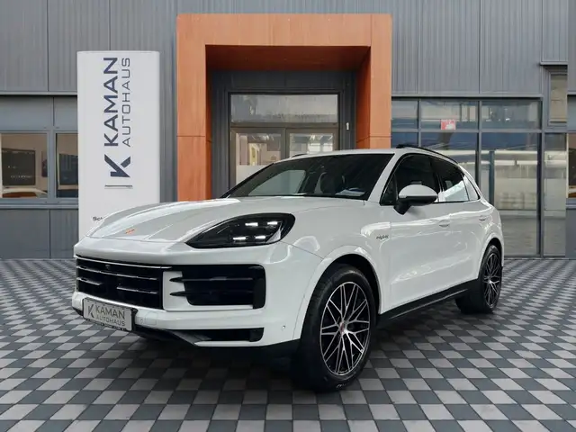 Porsche Cayenne view 2