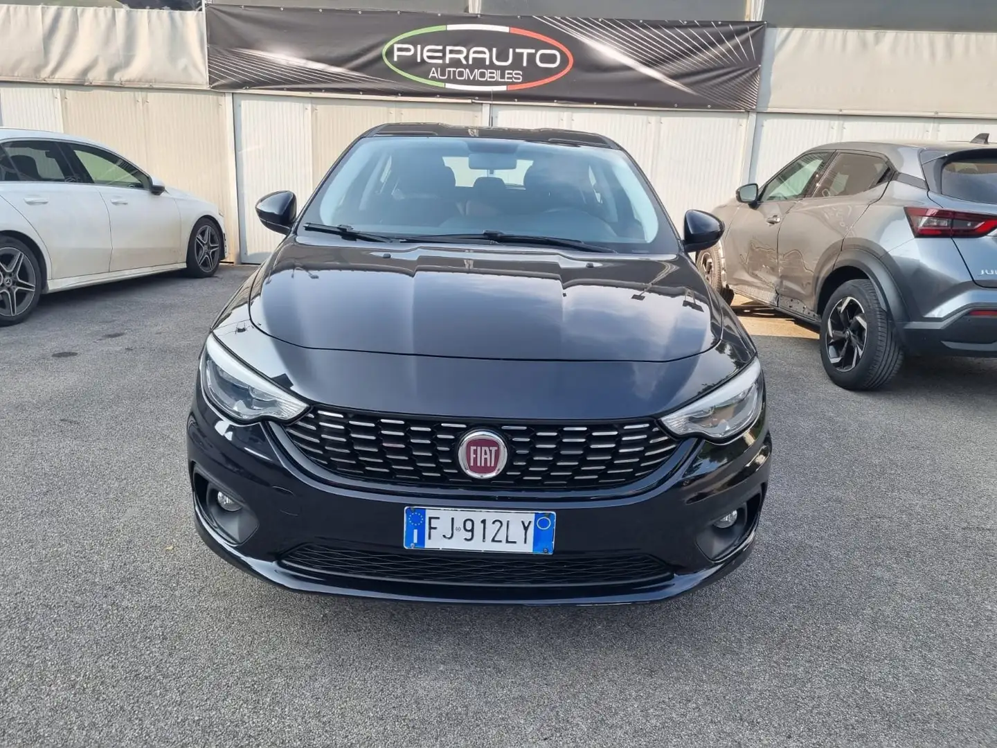 Fiat Tipo Tipo 5p 1.4 tjt Easy Gpl 120cv Zwart - 1