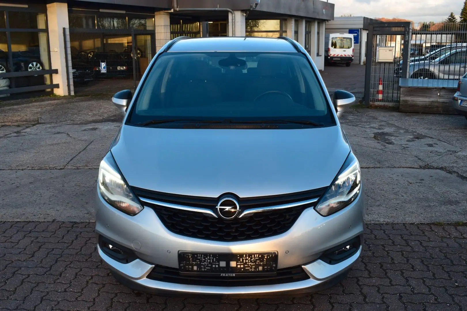Opel Zafira C Active *7-Sitzer* Silber - 2