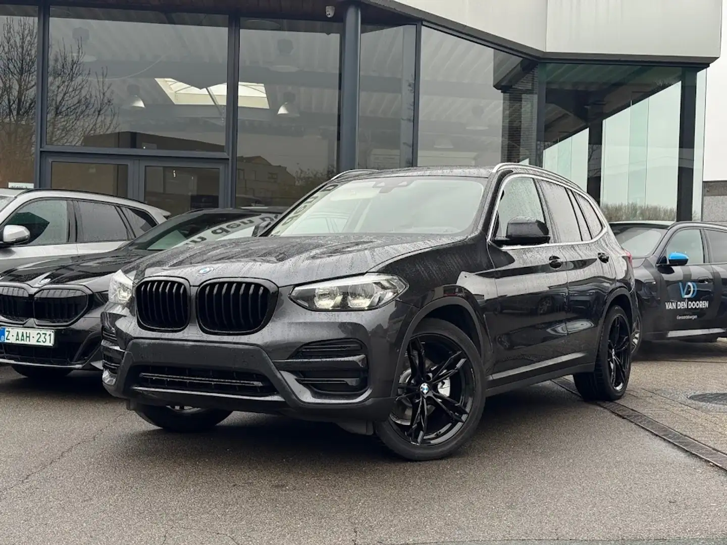 BMW X3 sDrive18dA Advantage/ PANO / LEER / KEYLESS/ TRKHK Grijs - 1